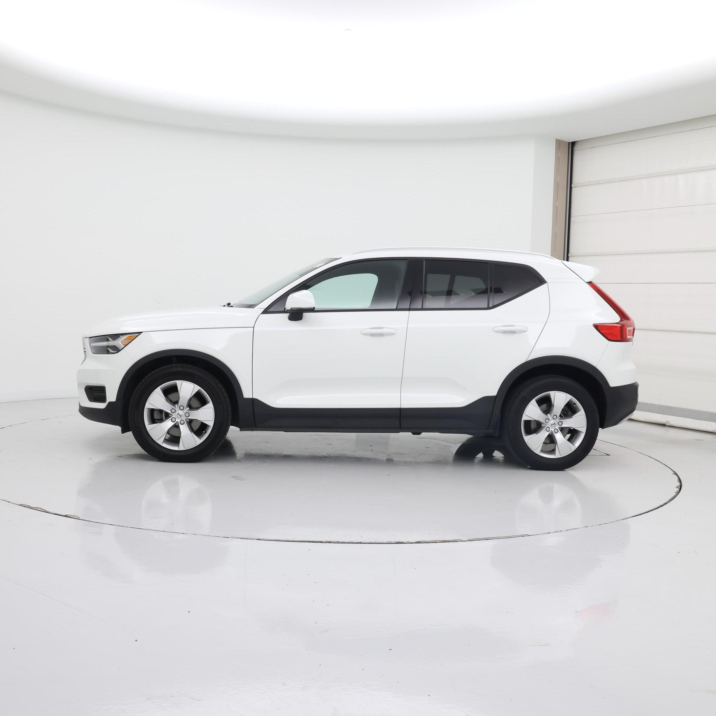 Thumbnail: 2020 Volvo XC40 - 3