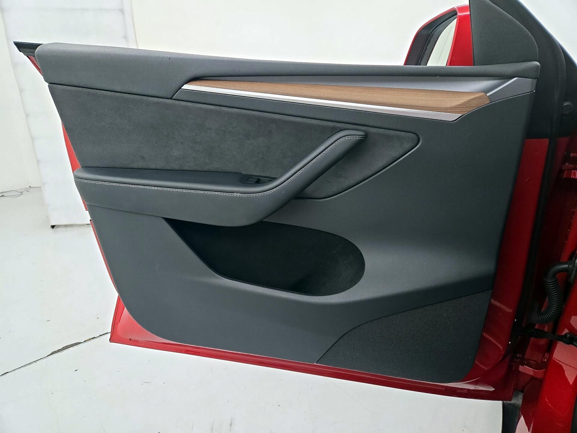 Thumbnail: 2023 Tesla Model Y - 12