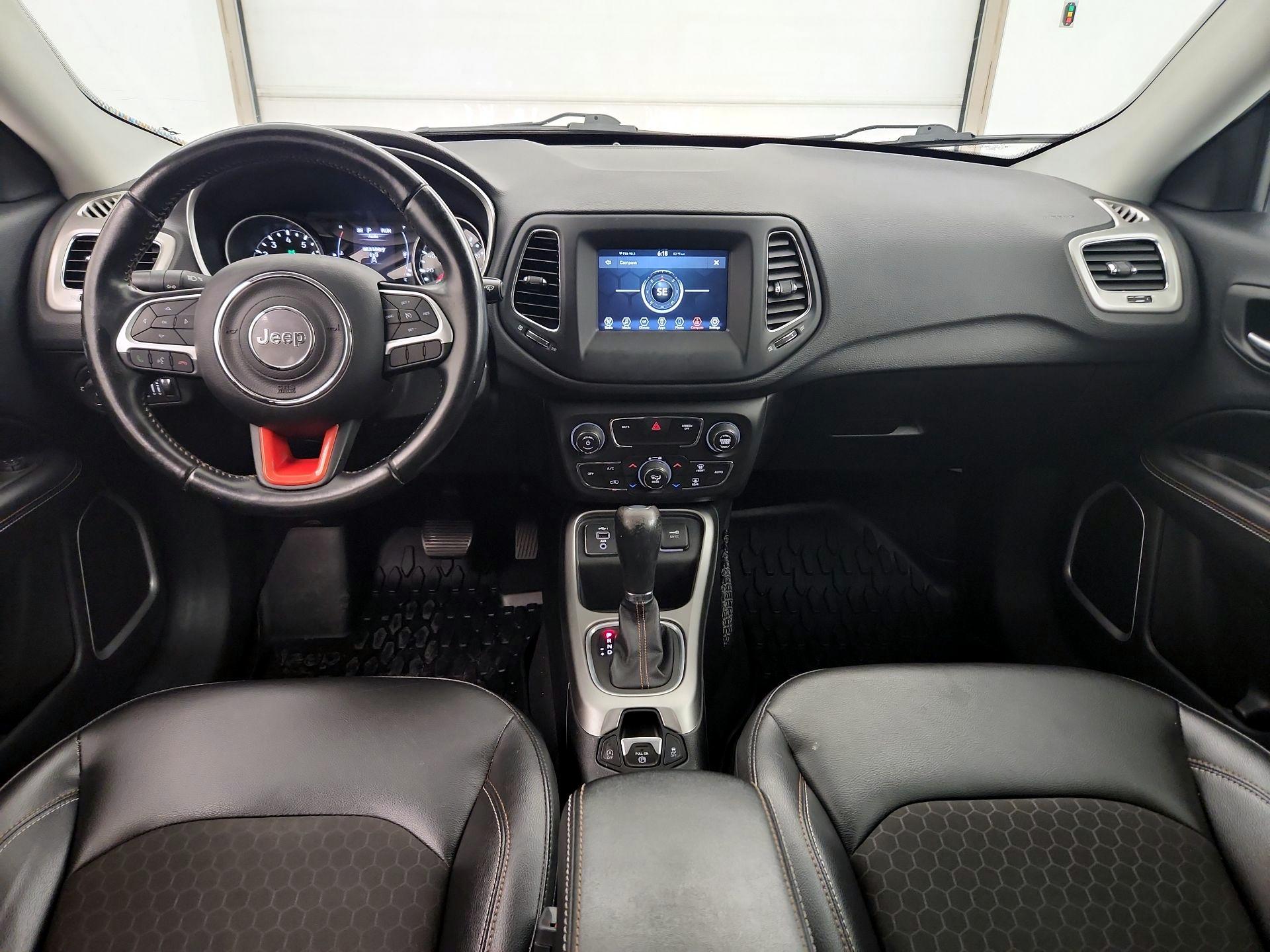 Thumbnail: 2020 Jeep Compass - 9