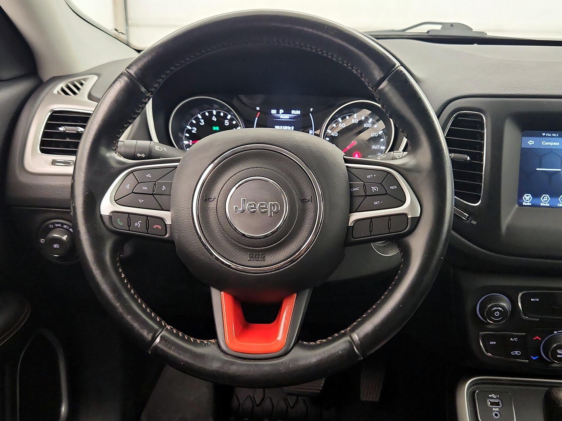 Thumbnail: 2020 Jeep Compass - 10