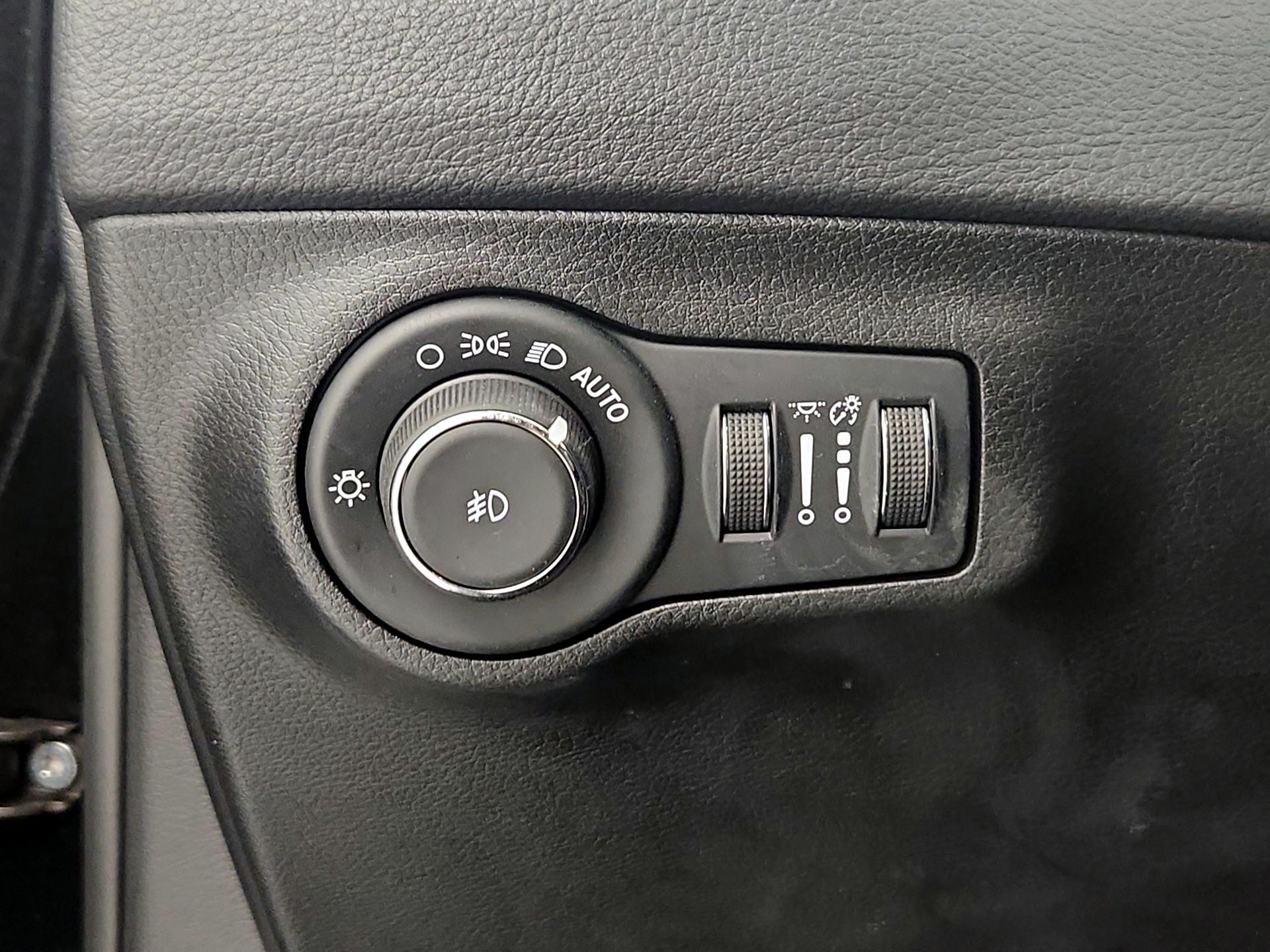 Thumbnail: 2020 Jeep Compass - 13
