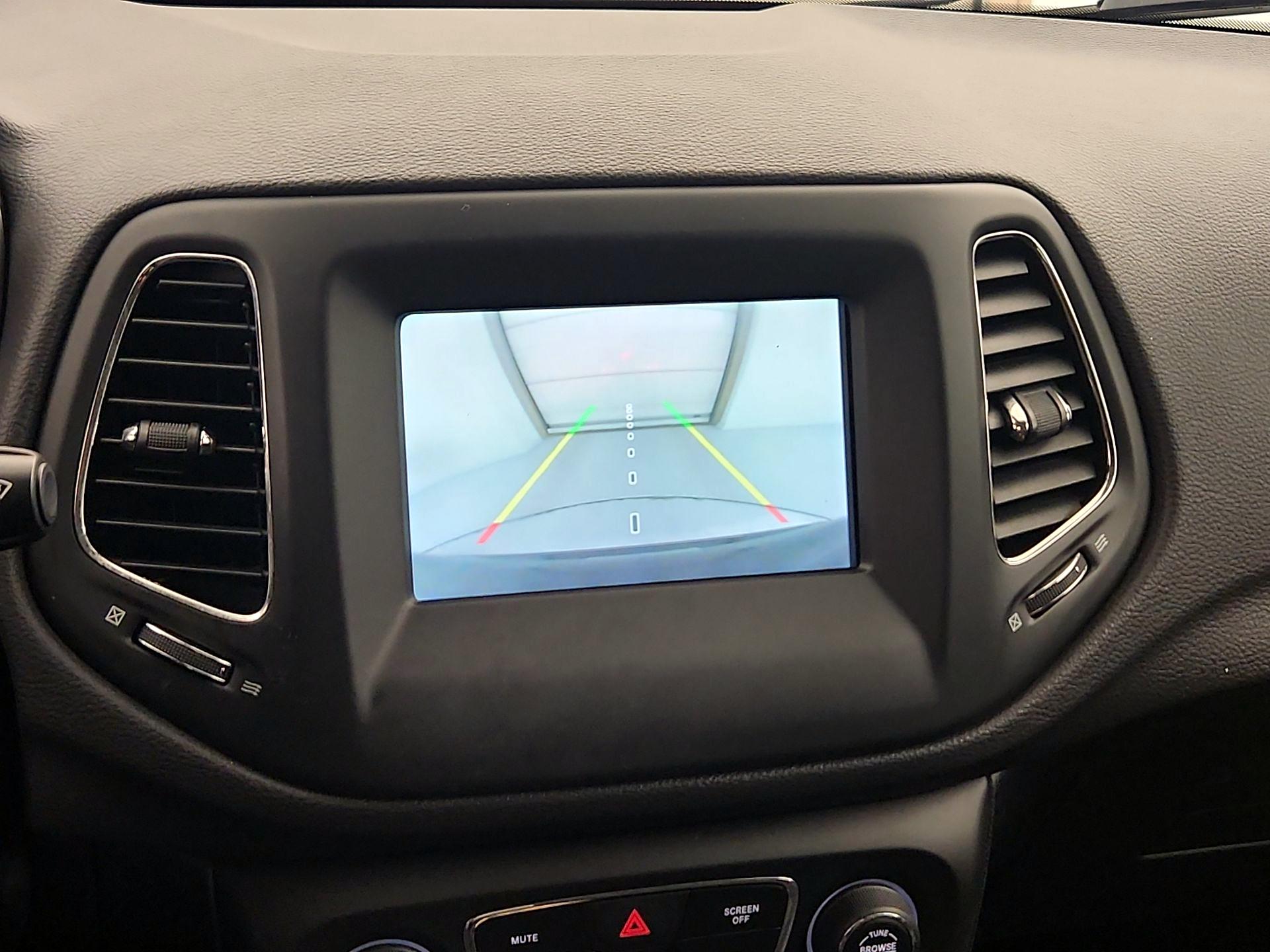 Thumbnail: 2020 Jeep Compass - 14