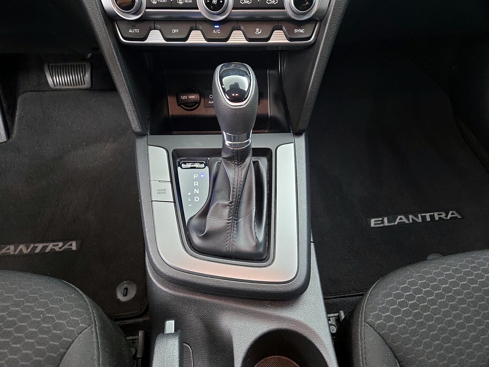 Thumbnail: 2020 Hyundai Elantra - 17