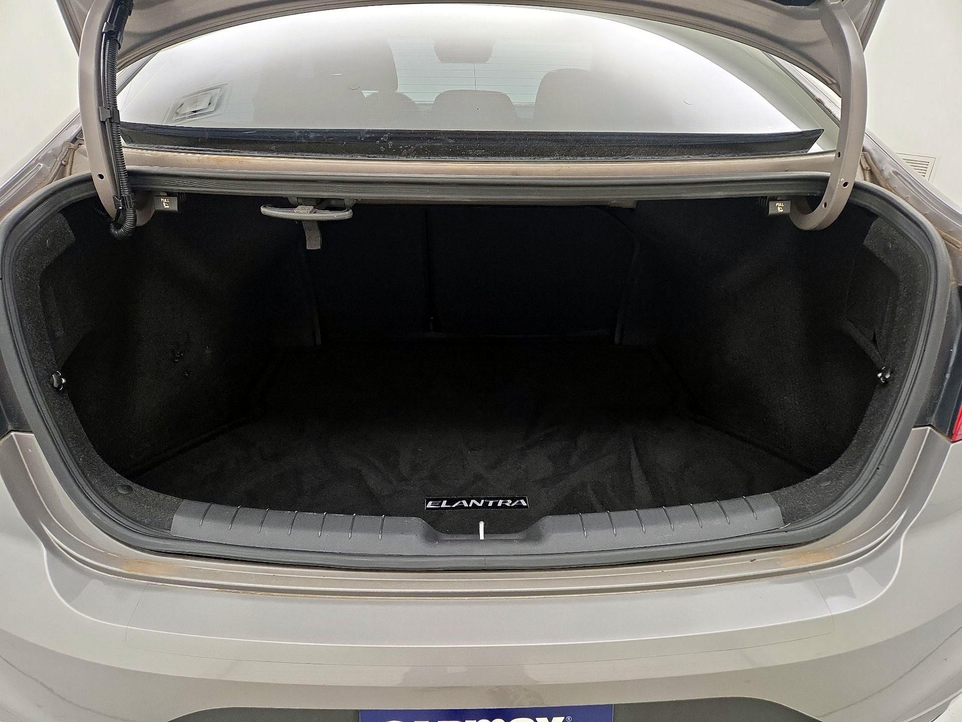 Thumbnail: 2020 Hyundai Elantra - 20