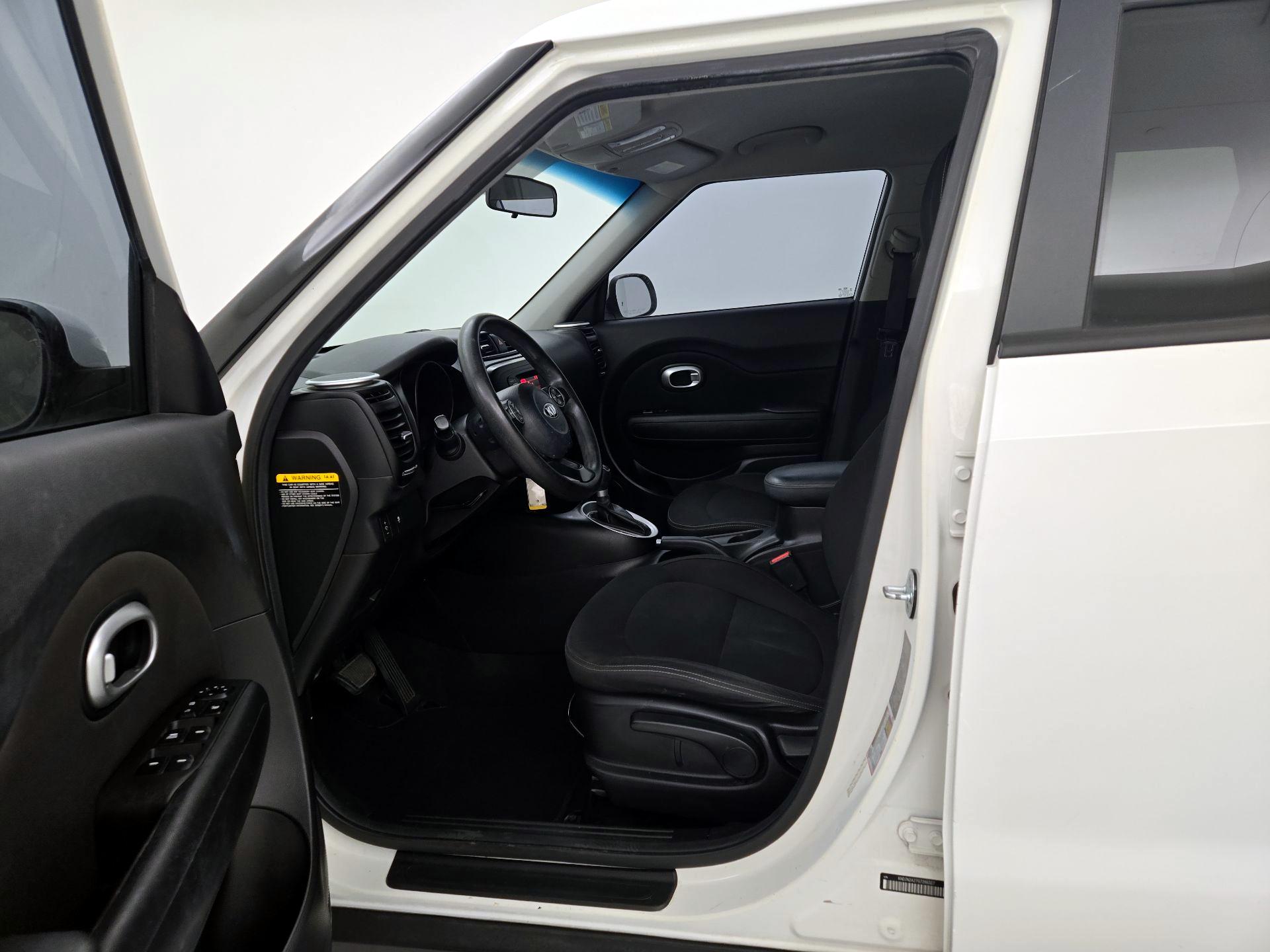 Thumbnail: 2016 Kia Soul - 11