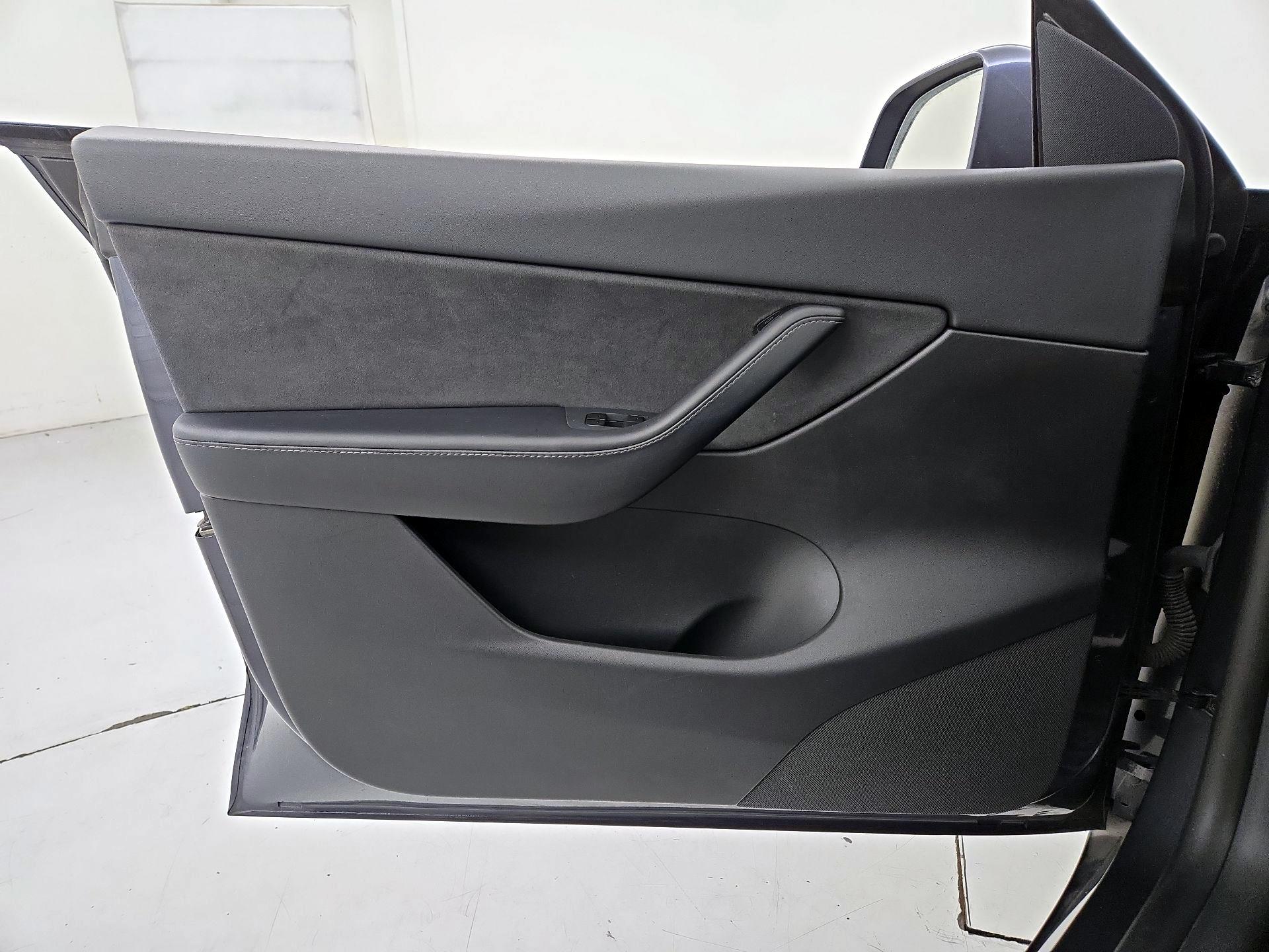 Thumbnail: 2021 Tesla Model Y - 12