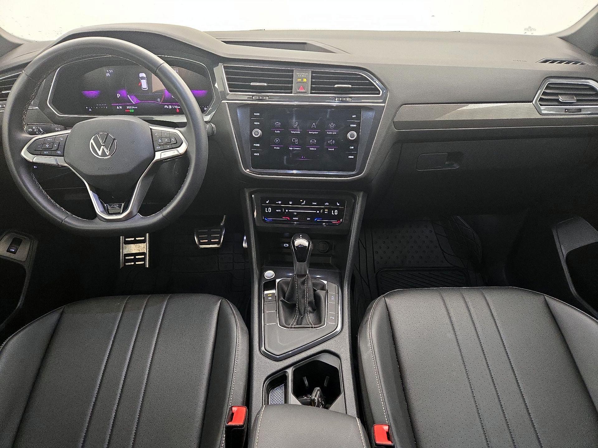Thumbnail: 2023 Volkswagen Tiguan - 9