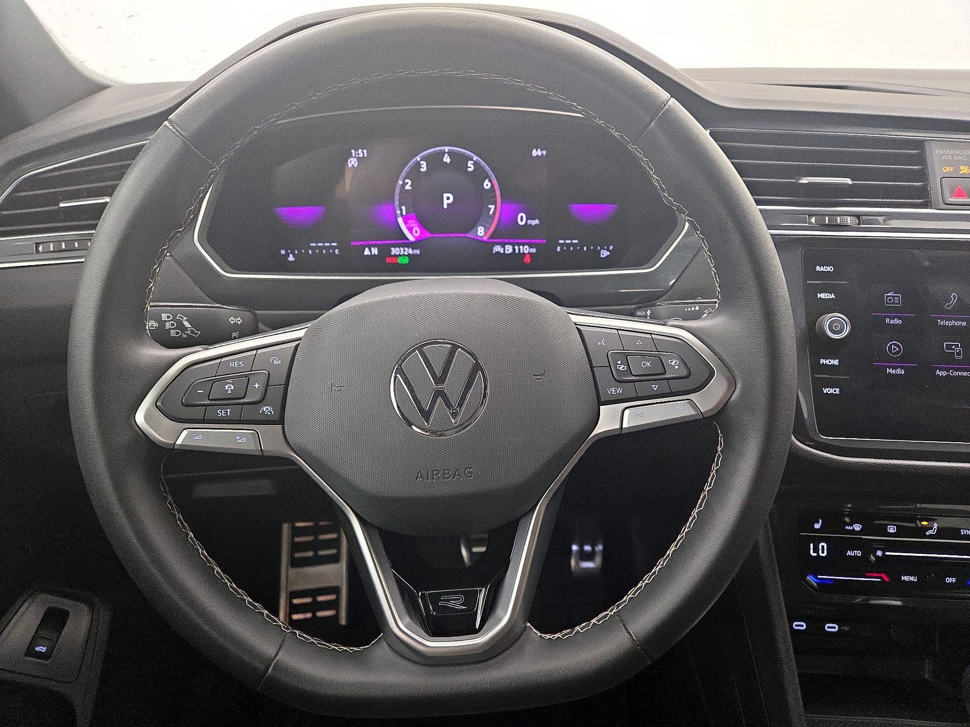 Thumbnail: 2023 Volkswagen Tiguan - 10
