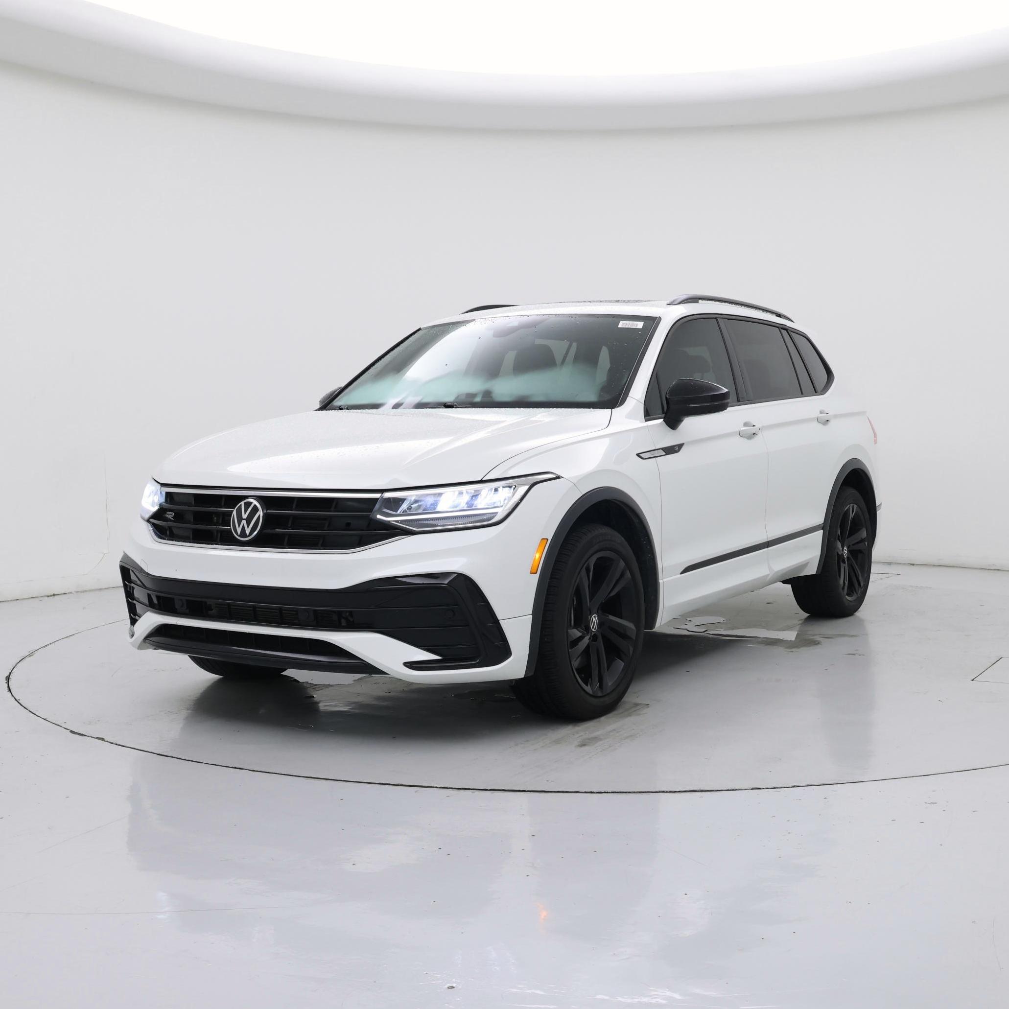 Thumbnail: 2023 Volkswagen Tiguan - 4