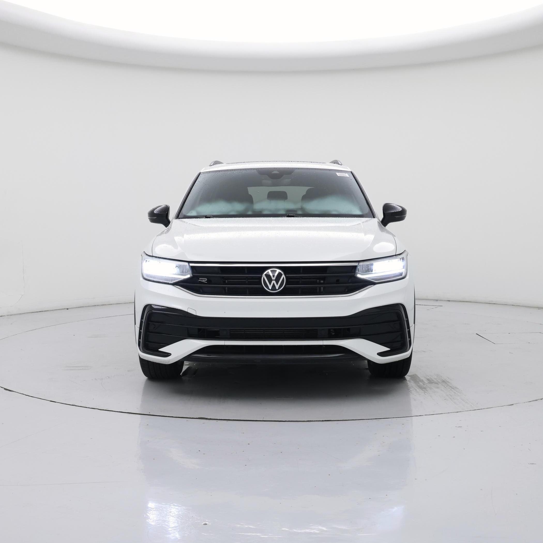 Thumbnail: 2023 Volkswagen Tiguan - 5
