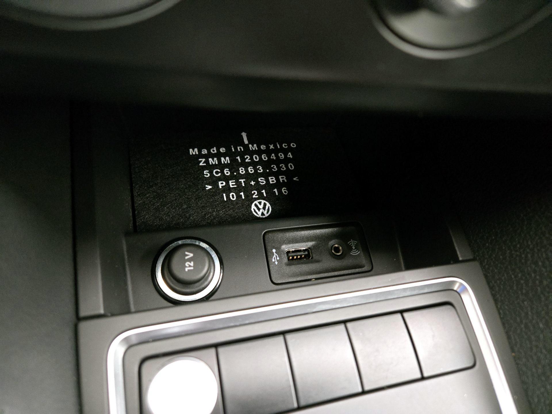 Thumbnail: 2016 Volkswagen Jetta - 18