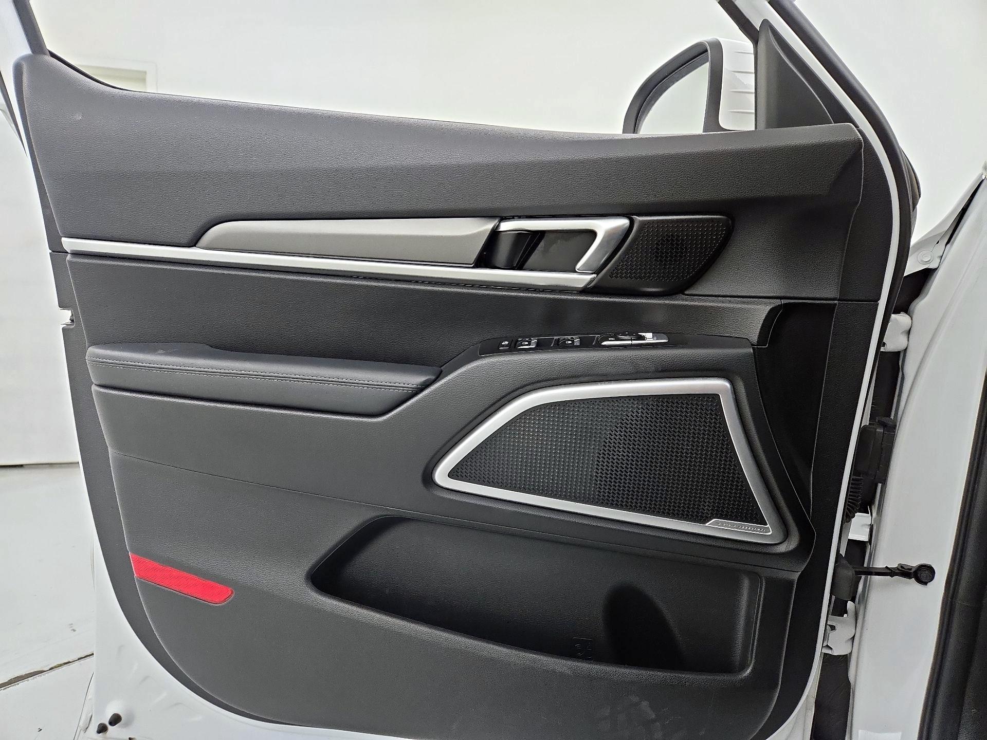 Thumbnail: 2020 Kia Telluride - 12