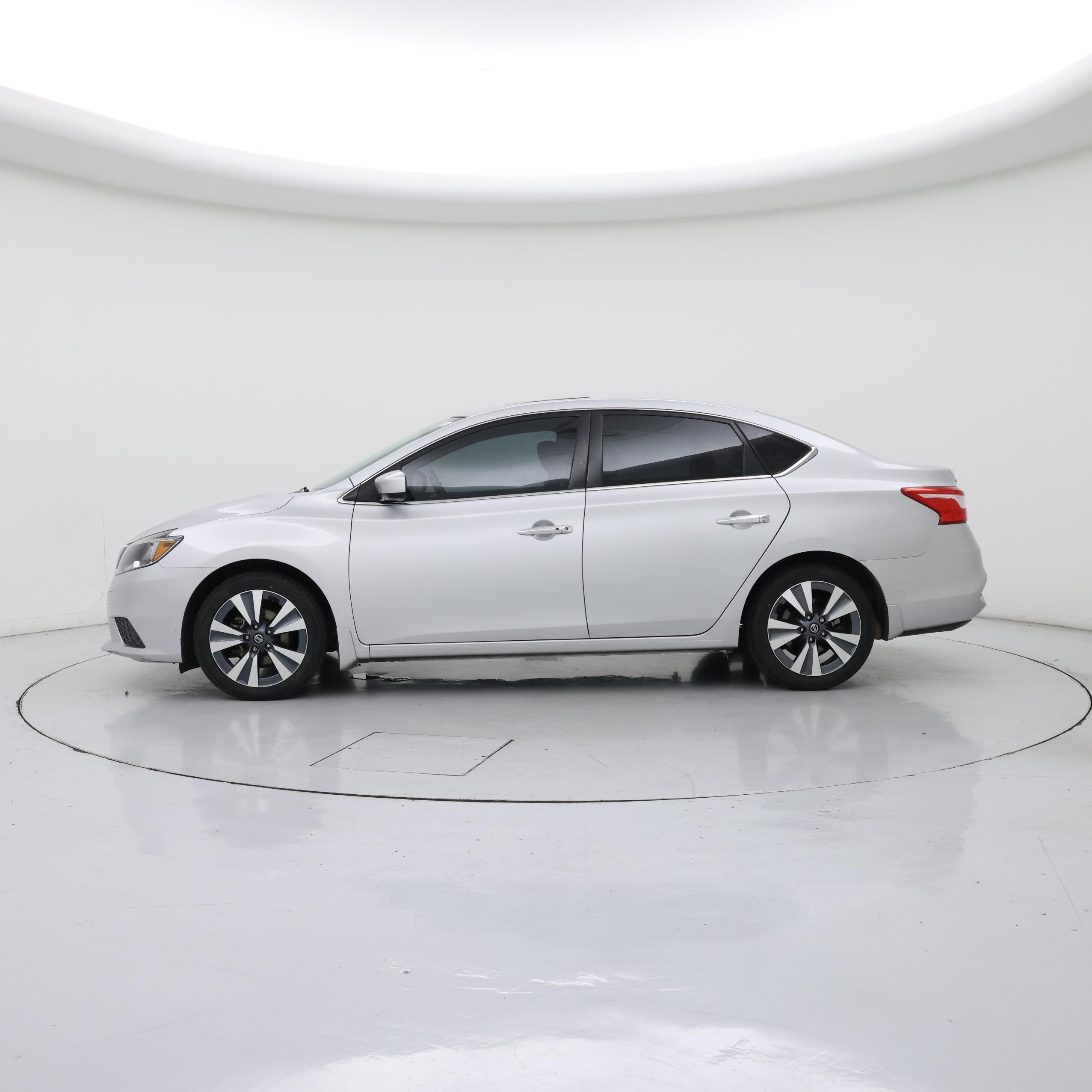 Thumbnail: 2019 Nissan Sentra - 3