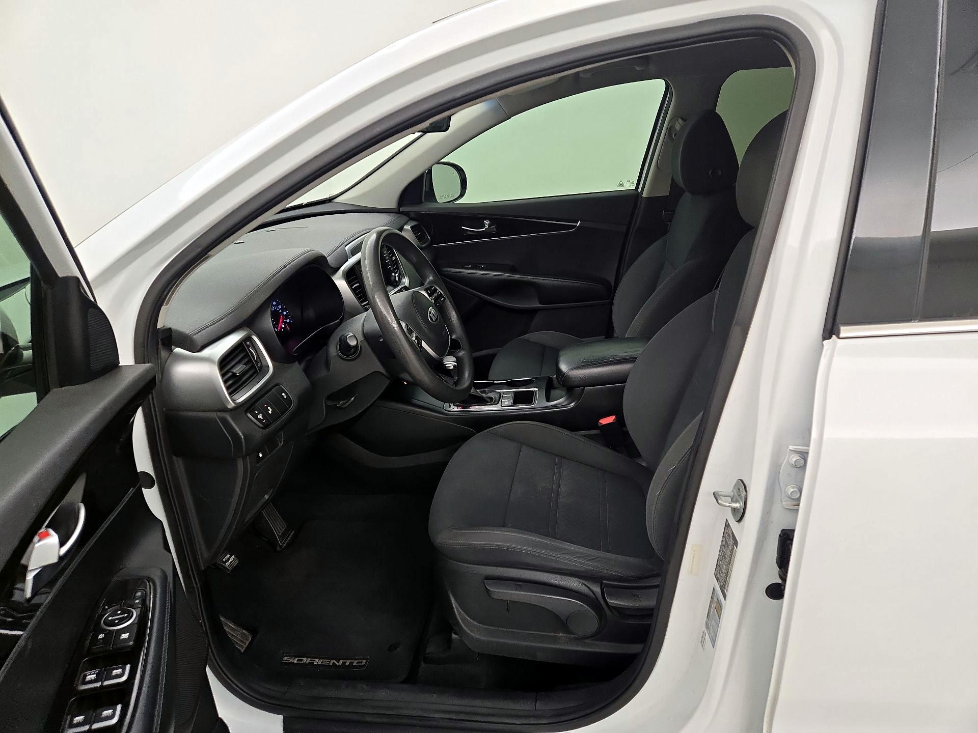 Thumbnail: 2019 Kia Sorento - 11