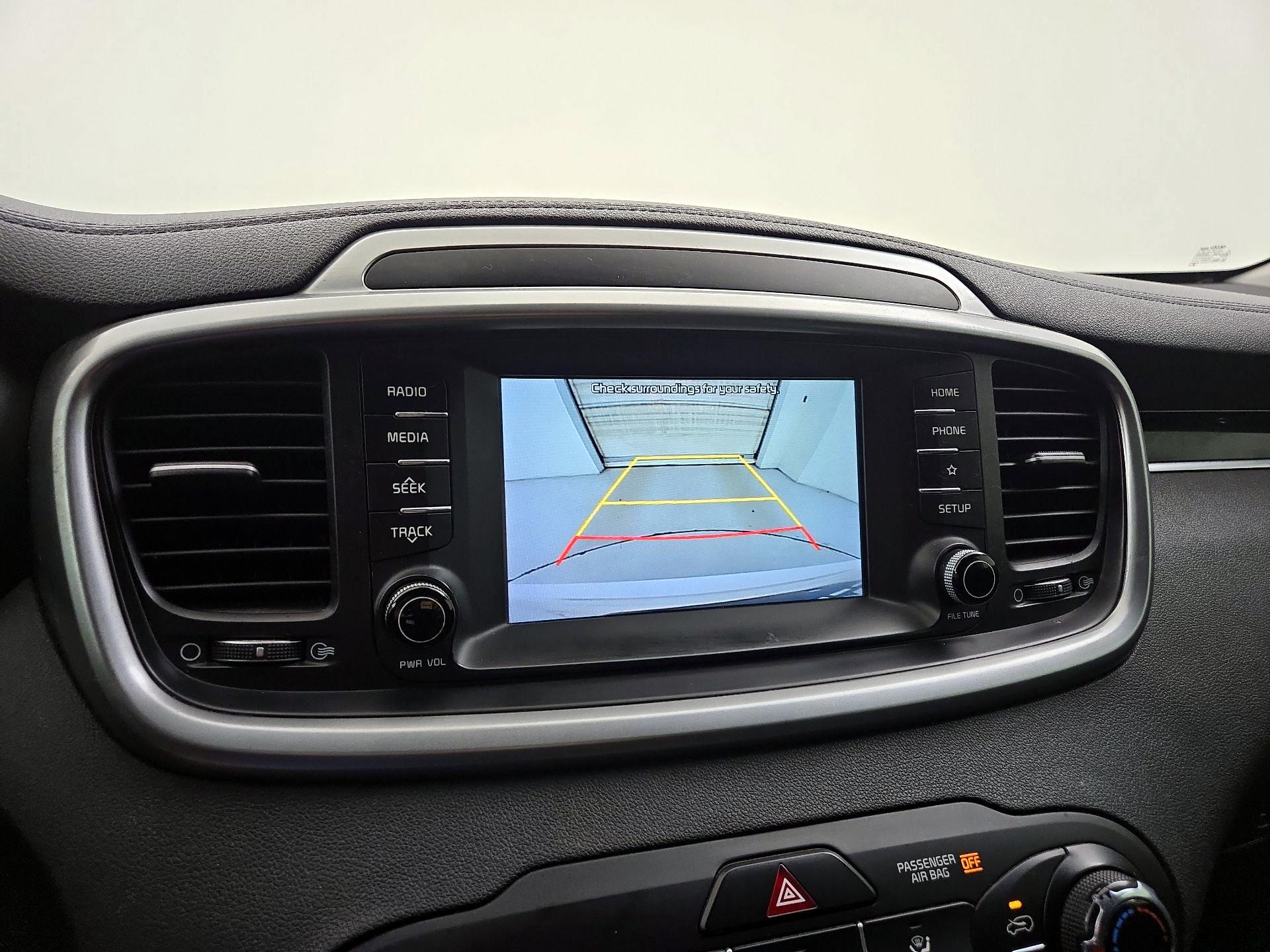 Thumbnail: 2019 Kia Sorento - 14