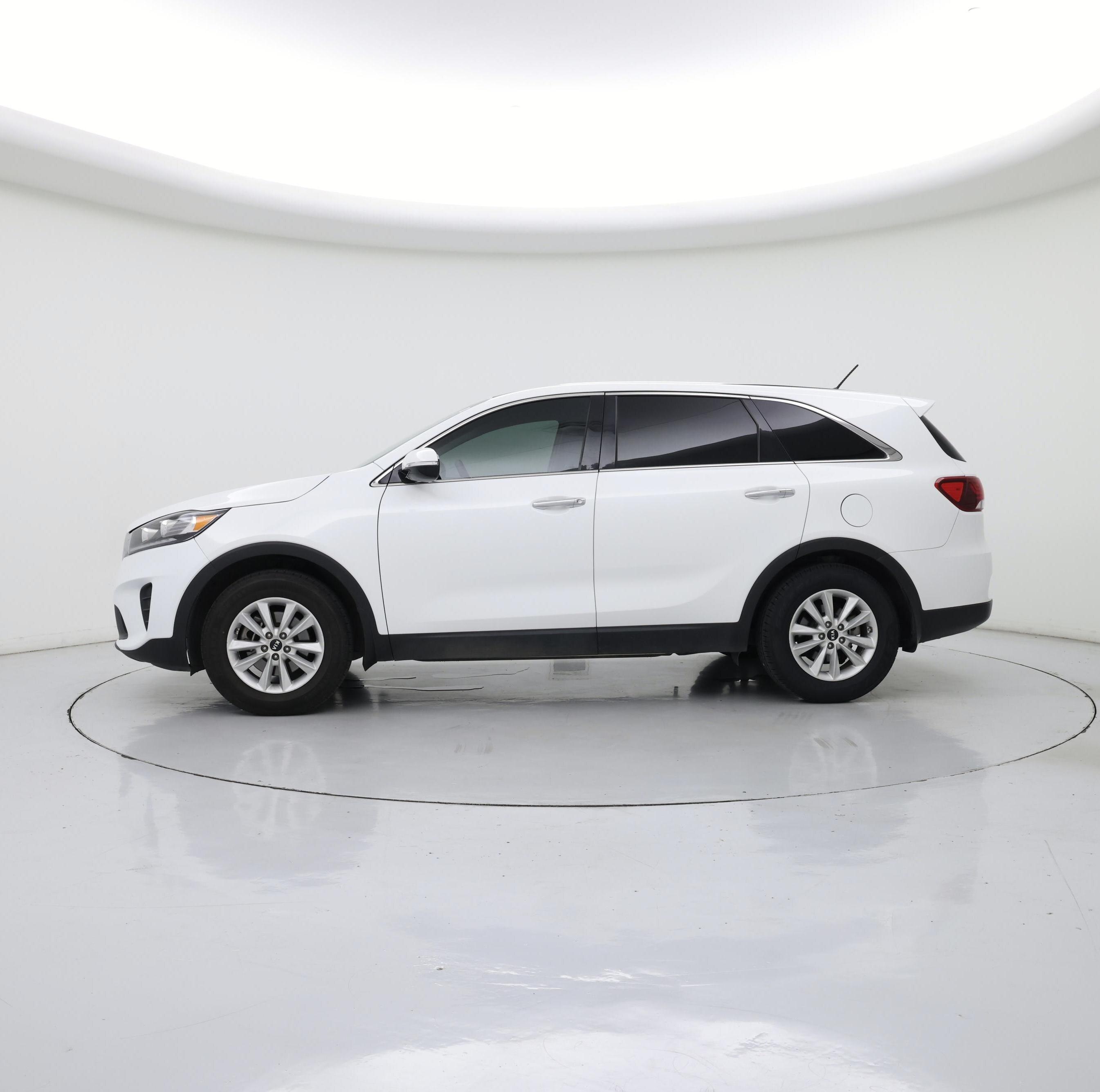 Thumbnail: 2019 Kia Sorento - 3