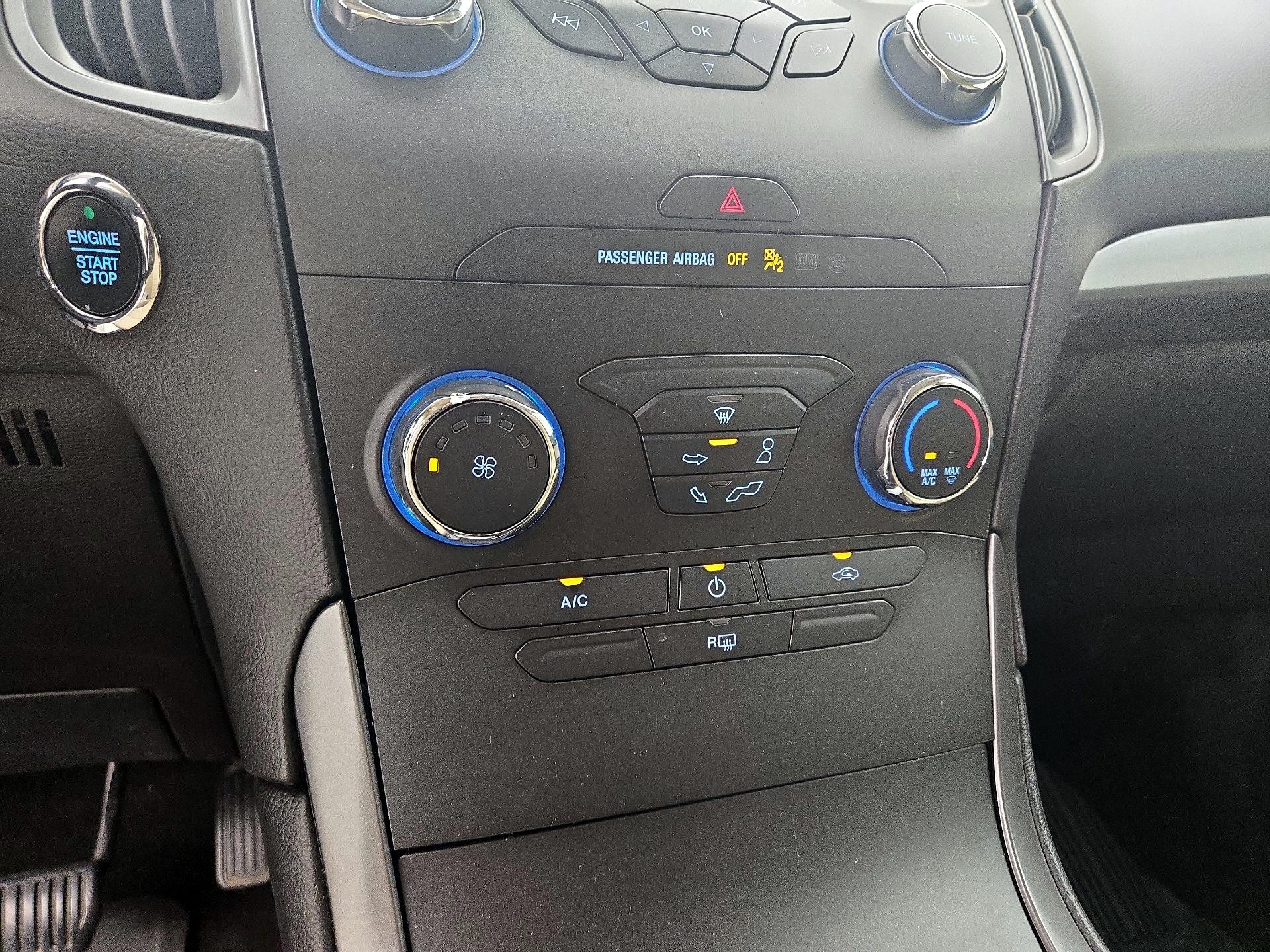 Thumbnail: 2019 Ford Edge - 16