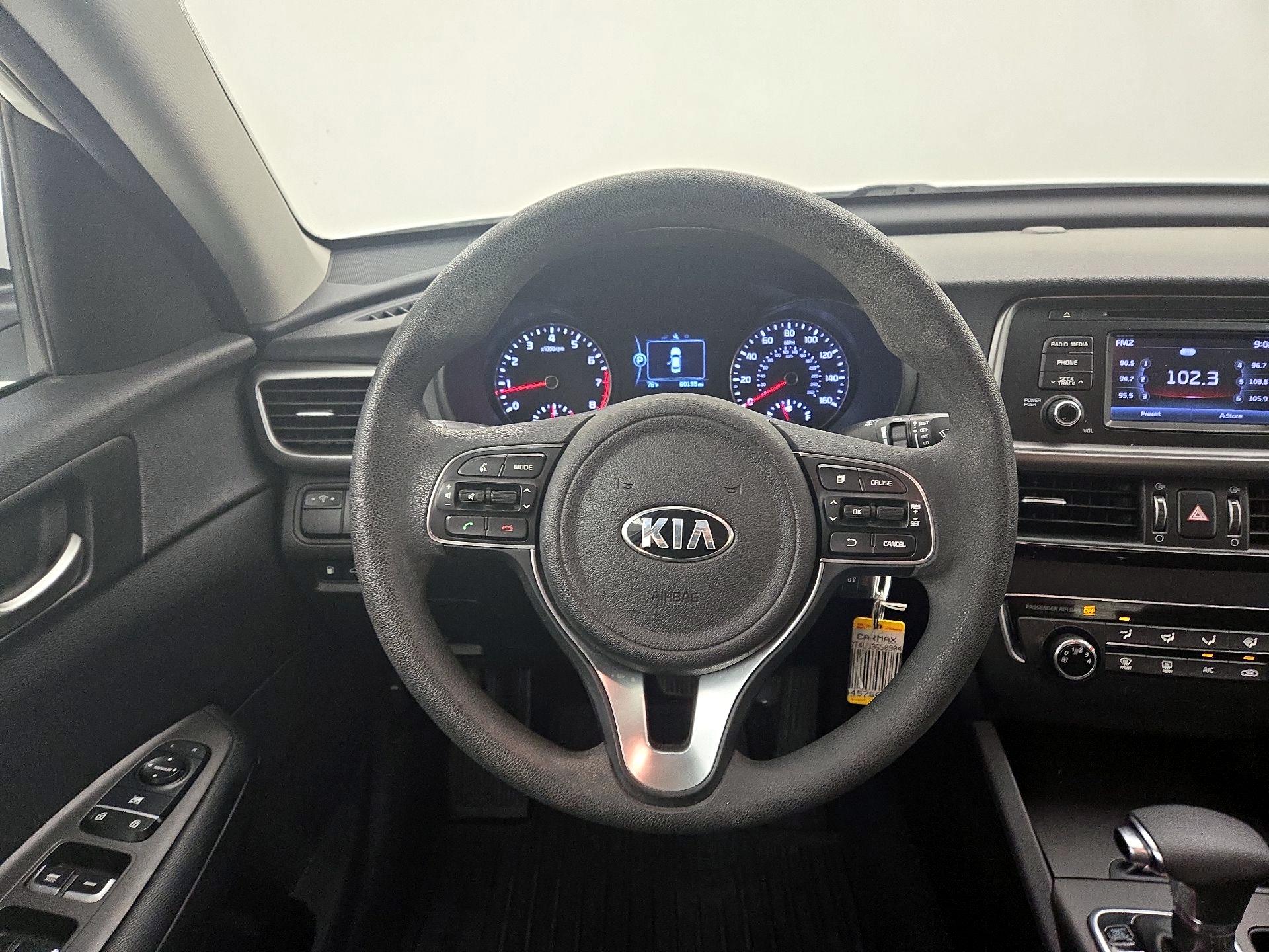 Thumbnail: 2016 Kia Optima - 10