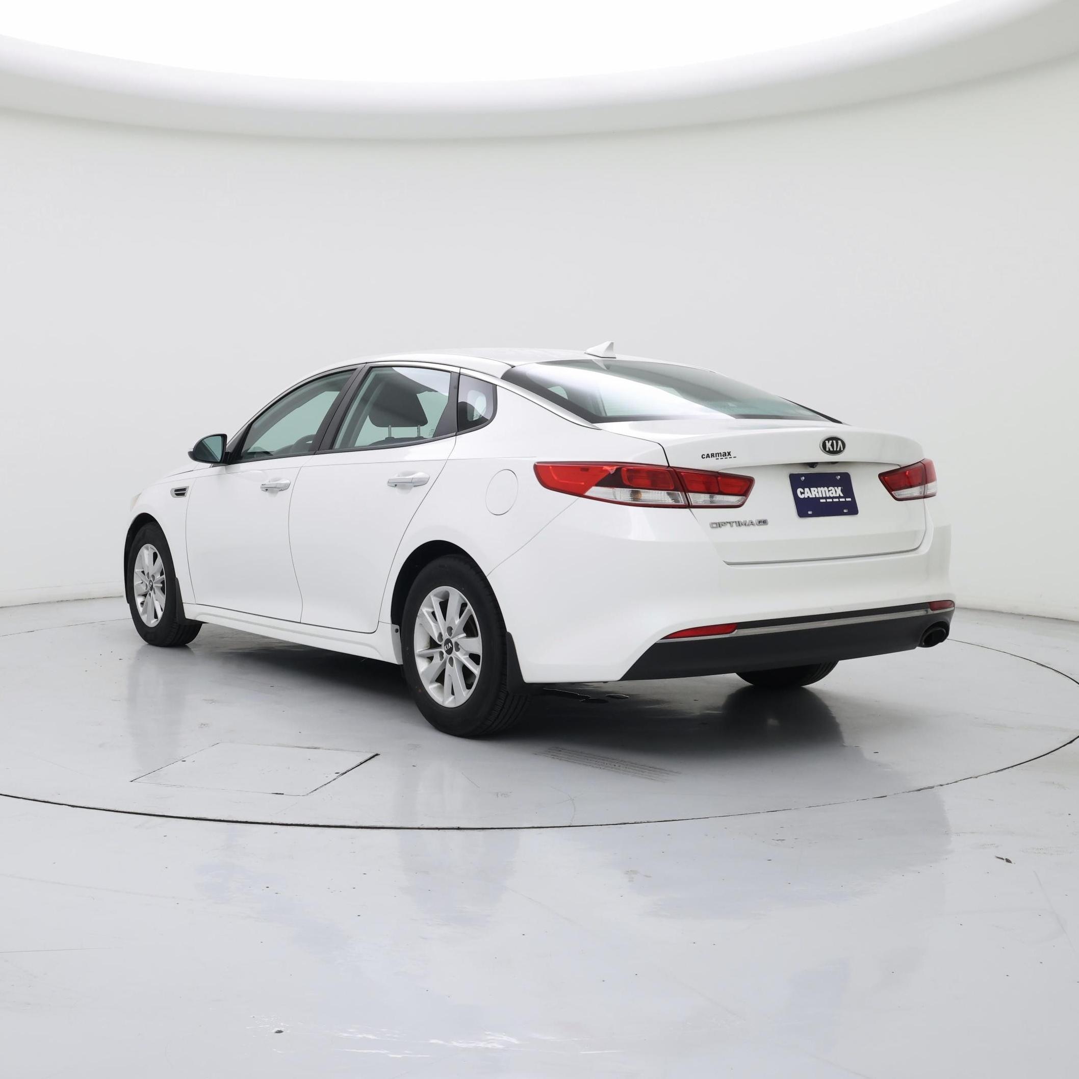 Thumbnail: 2016 Kia Optima - 2