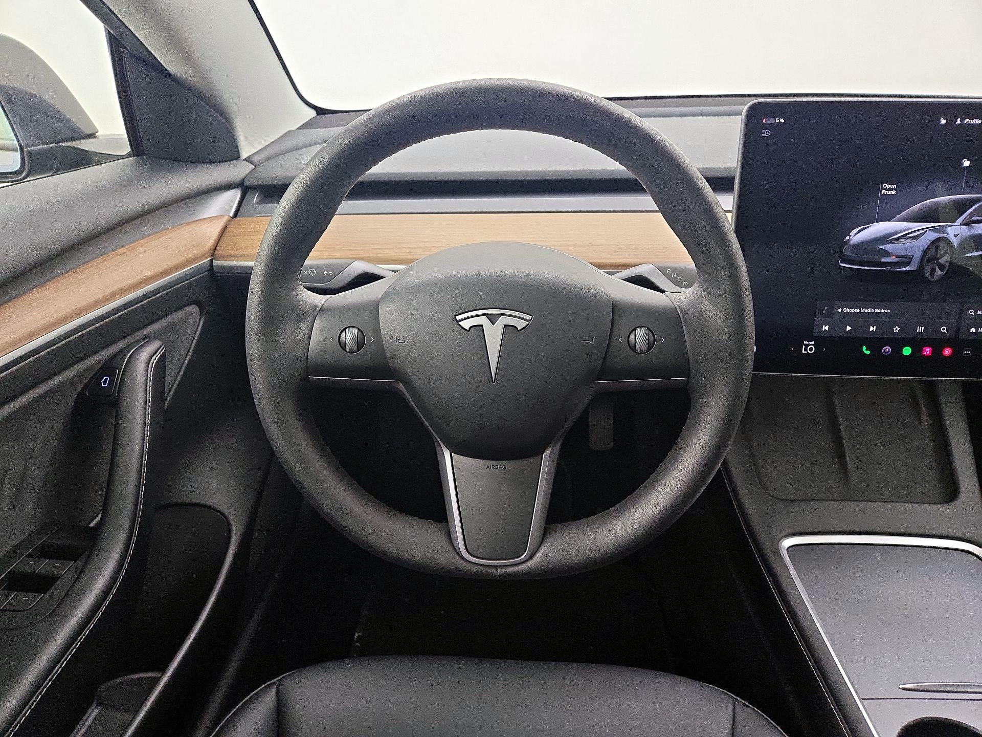 Thumbnail: 2023 Tesla Model 3 - 10