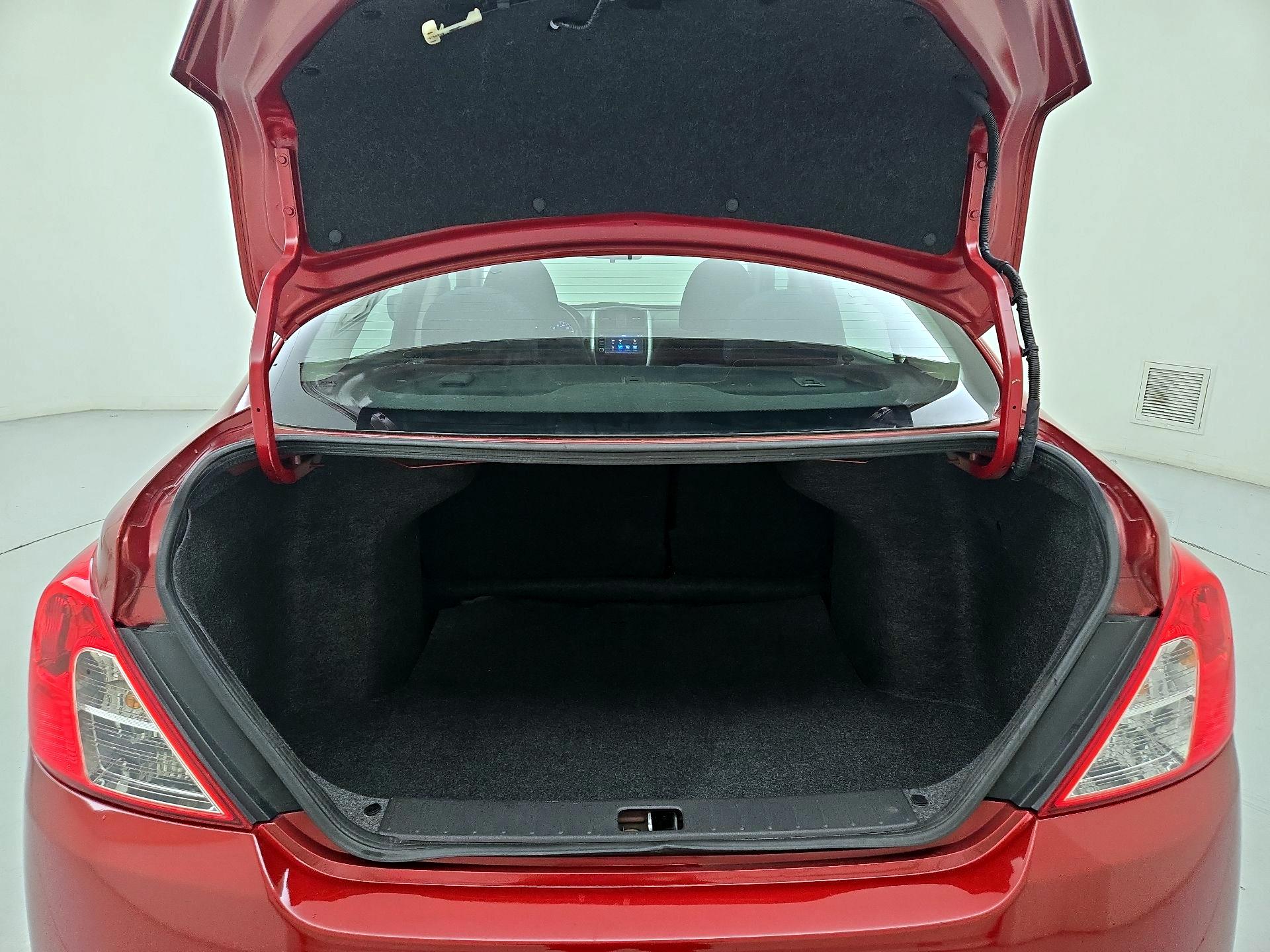 Thumbnail: 2019 Nissan Versa - 19