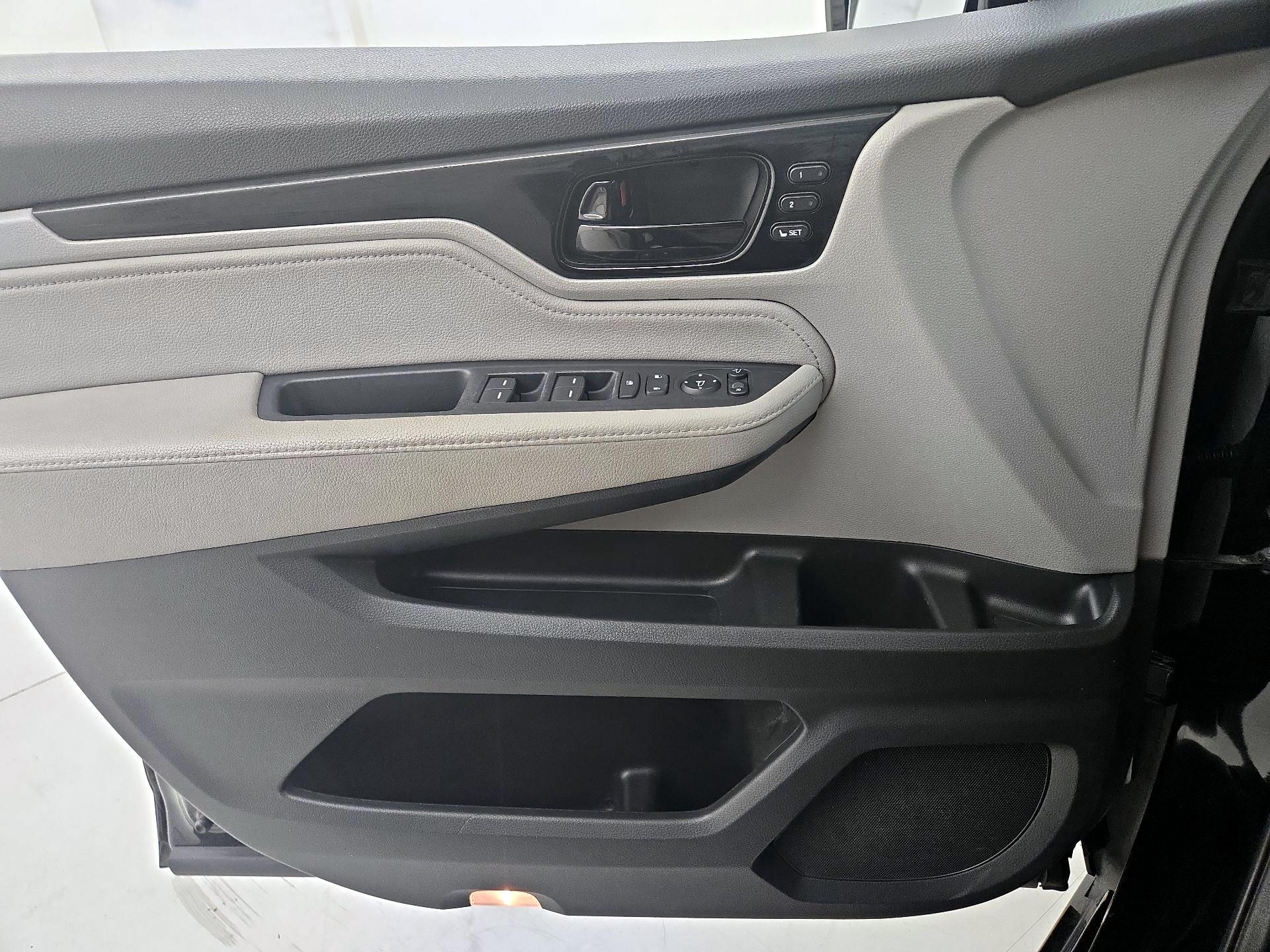 Thumbnail: 2018 Honda Odyssey - 12