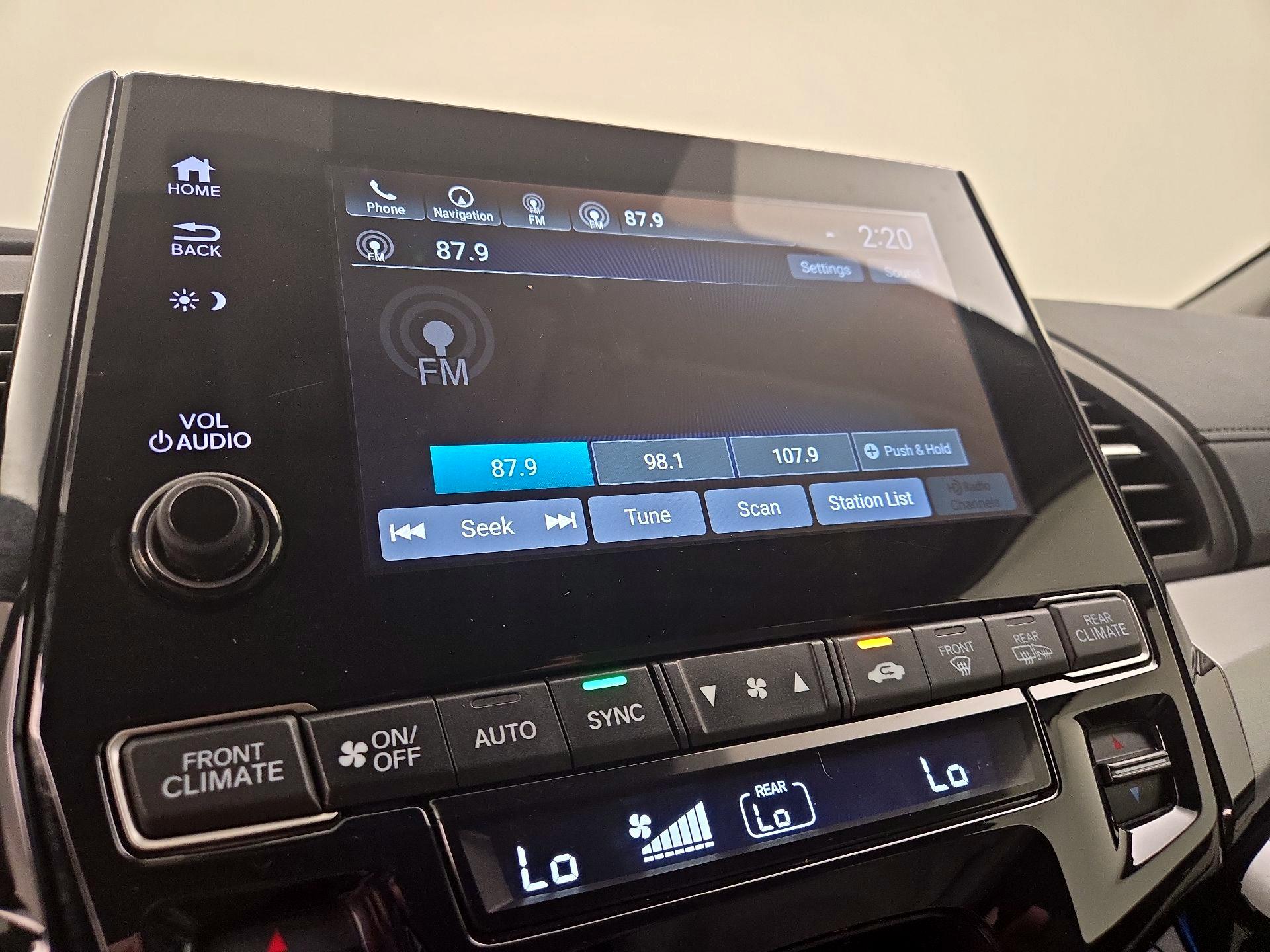 Thumbnail: 2018 Honda Odyssey - 16