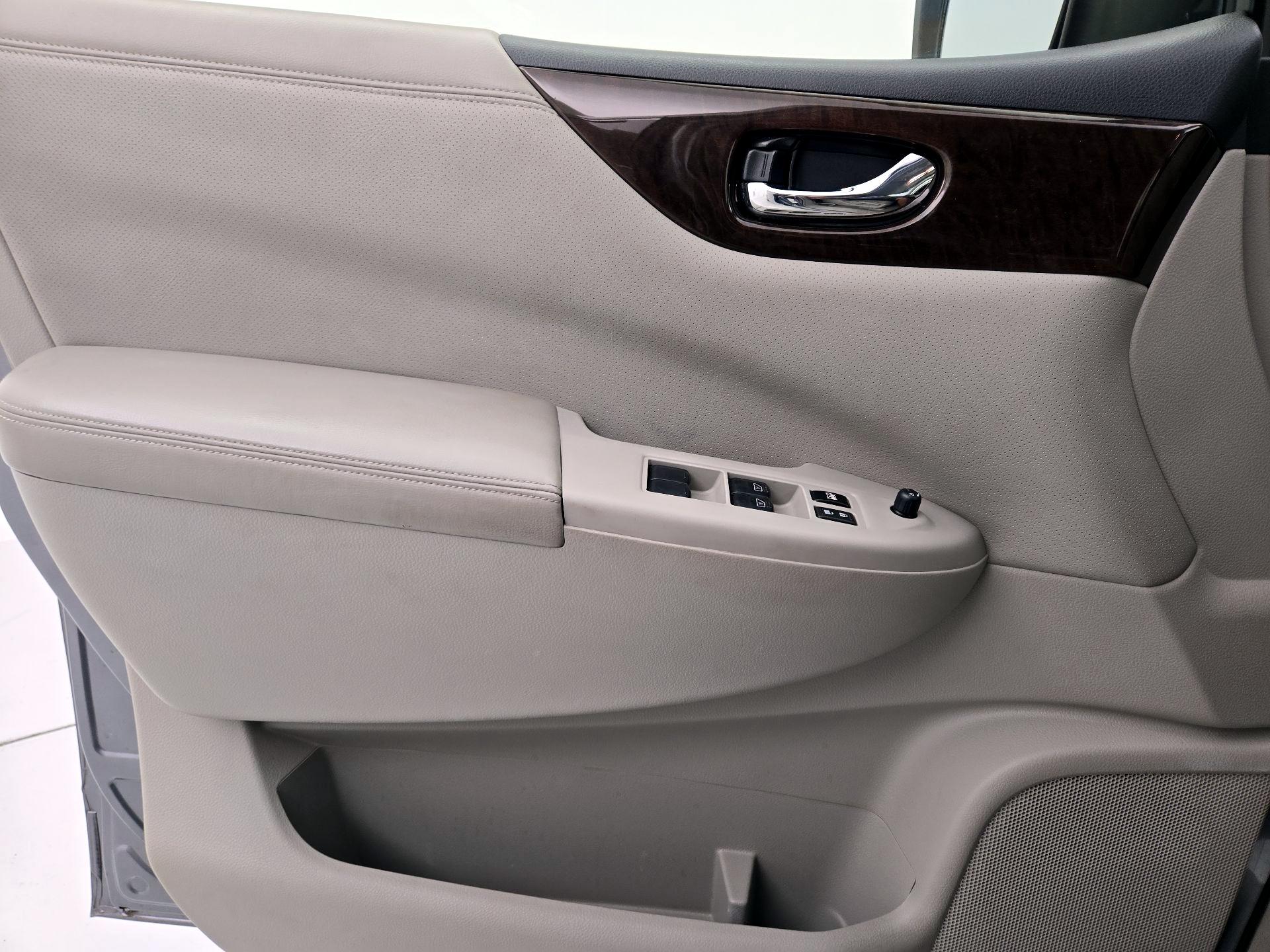 Thumbnail: 2017 Nissan Quest - 12