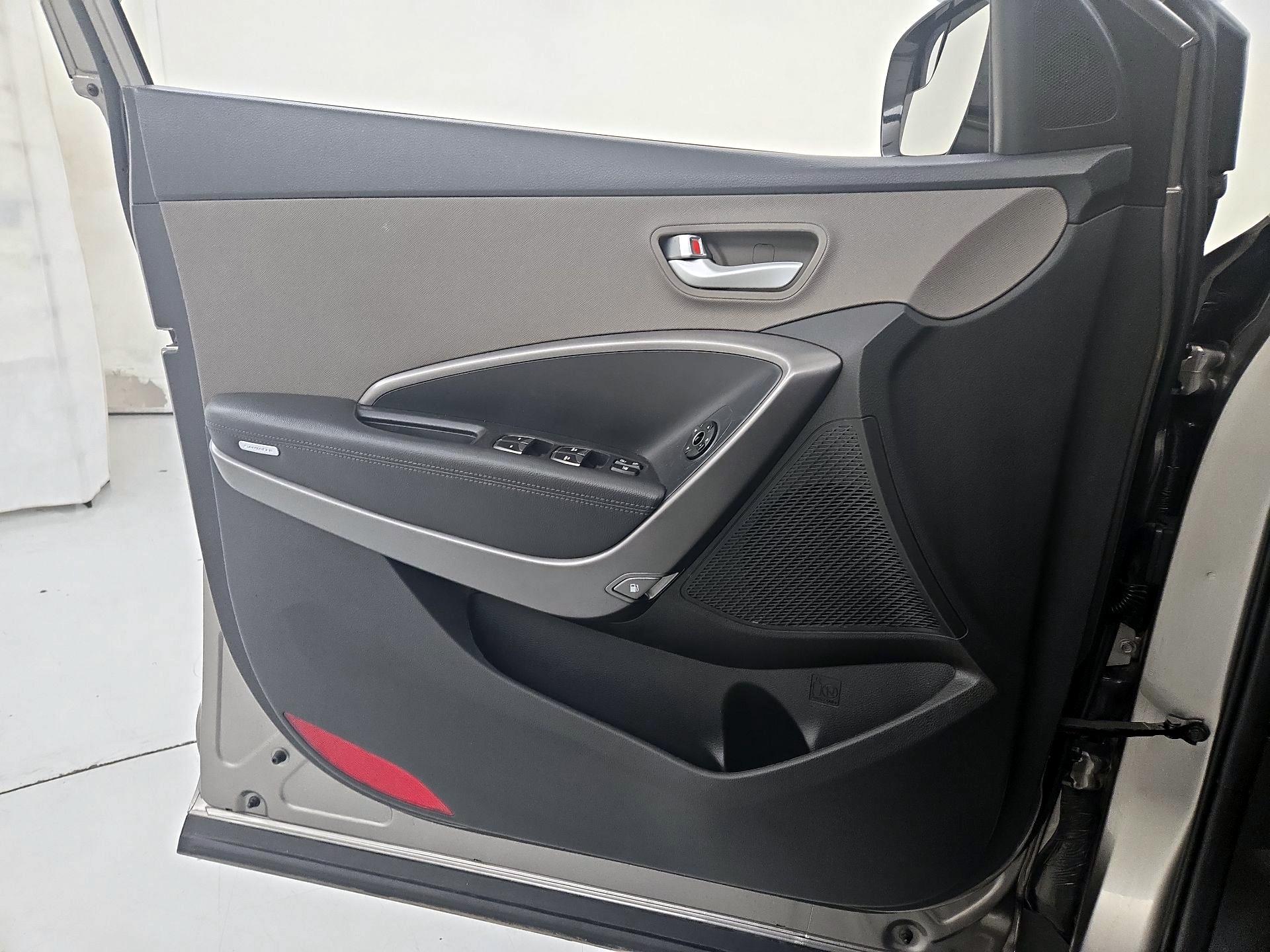 Thumbnail: 2015 Hyundai Santa Fe - 12