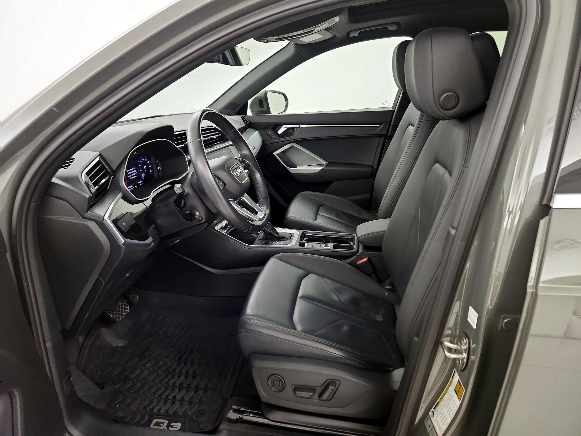 Thumbnail: 2021 Audi Q3 - 11