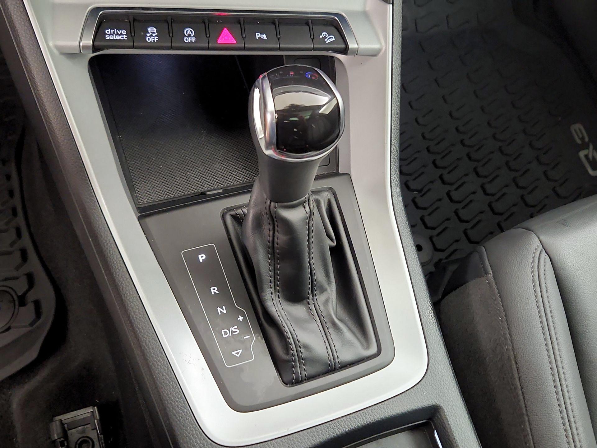 Thumbnail: 2021 Audi Q3 - 17