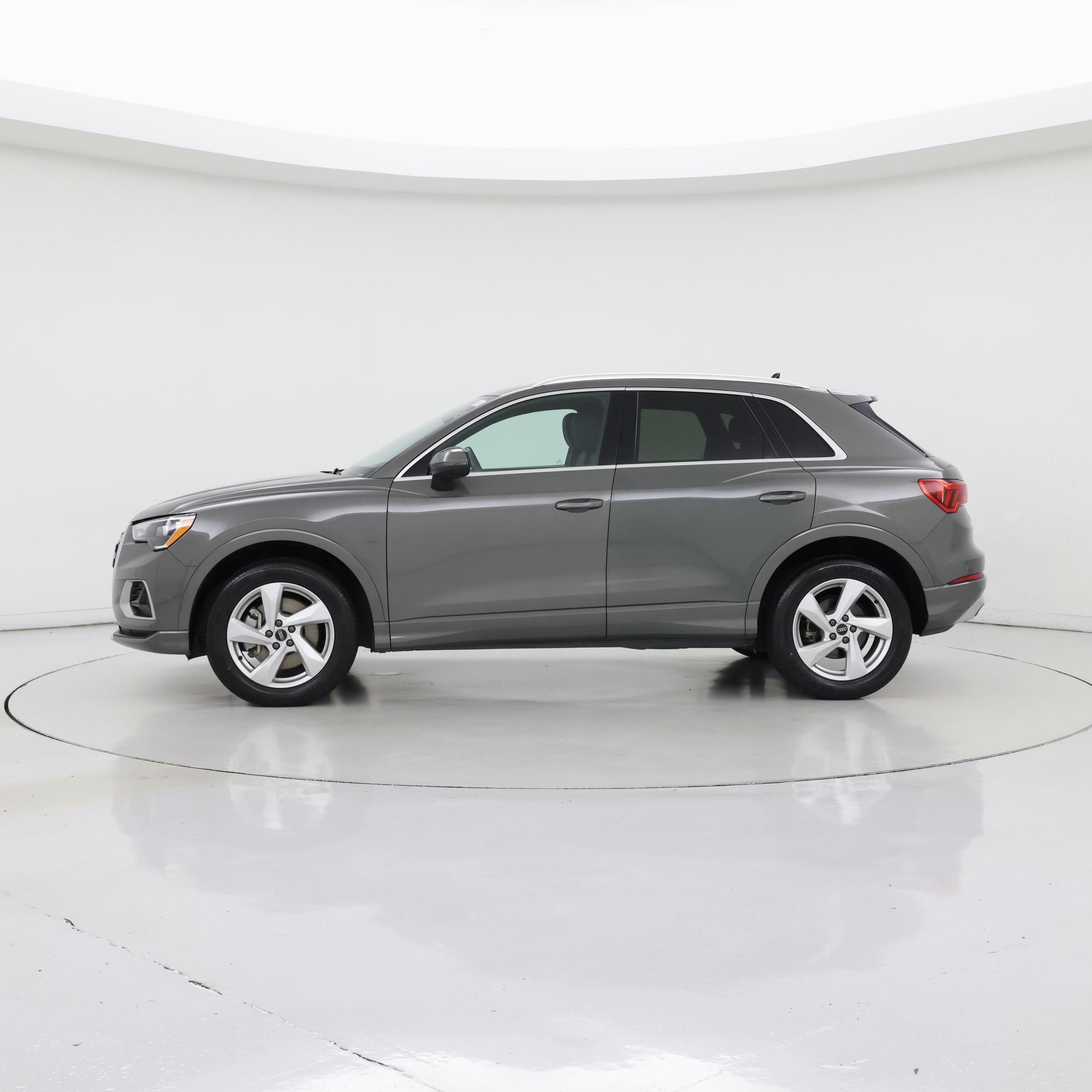 Thumbnail: 2021 Audi Q3 - 3