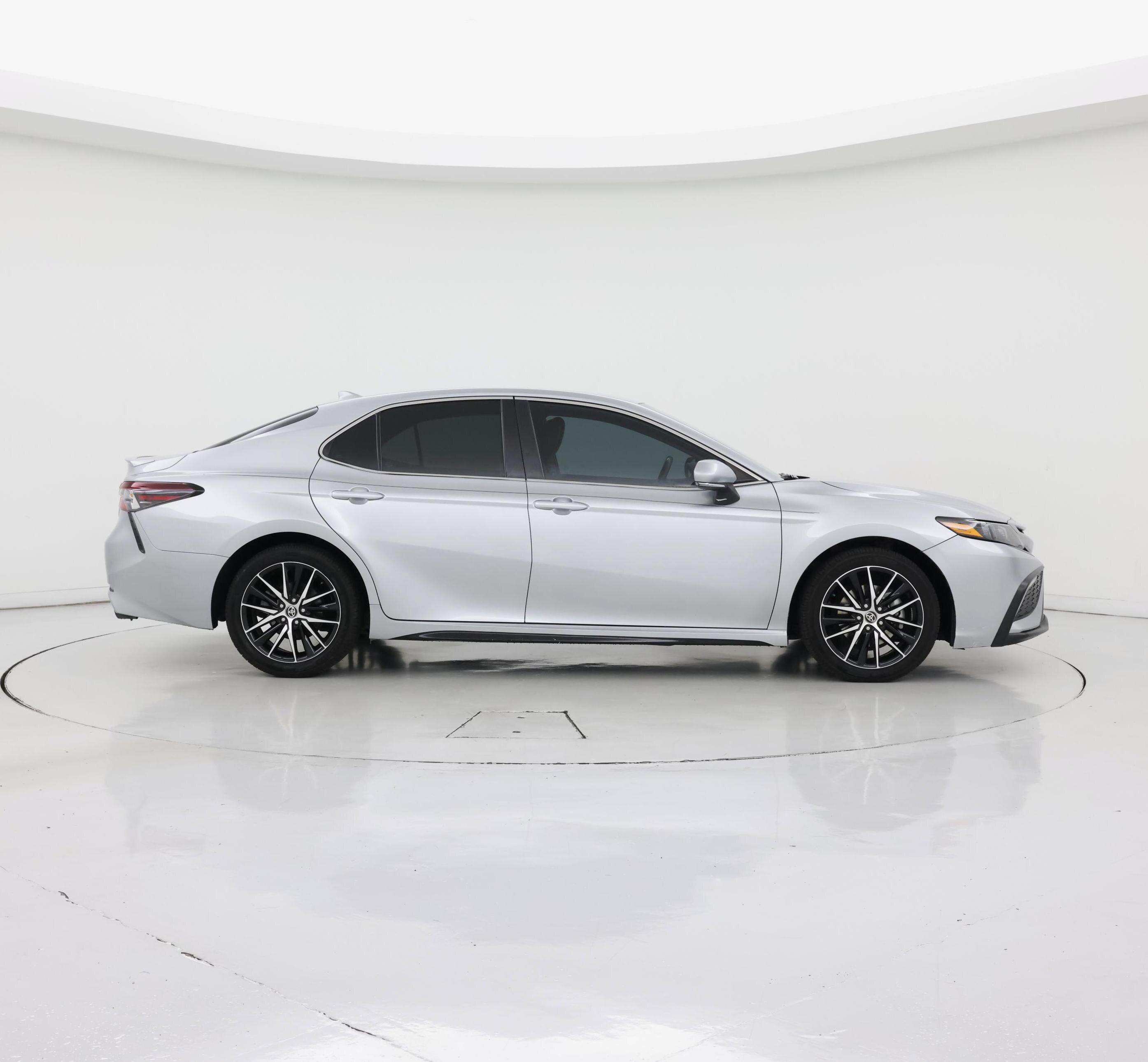 Thumbnail: 2022 Toyota Camry - 7