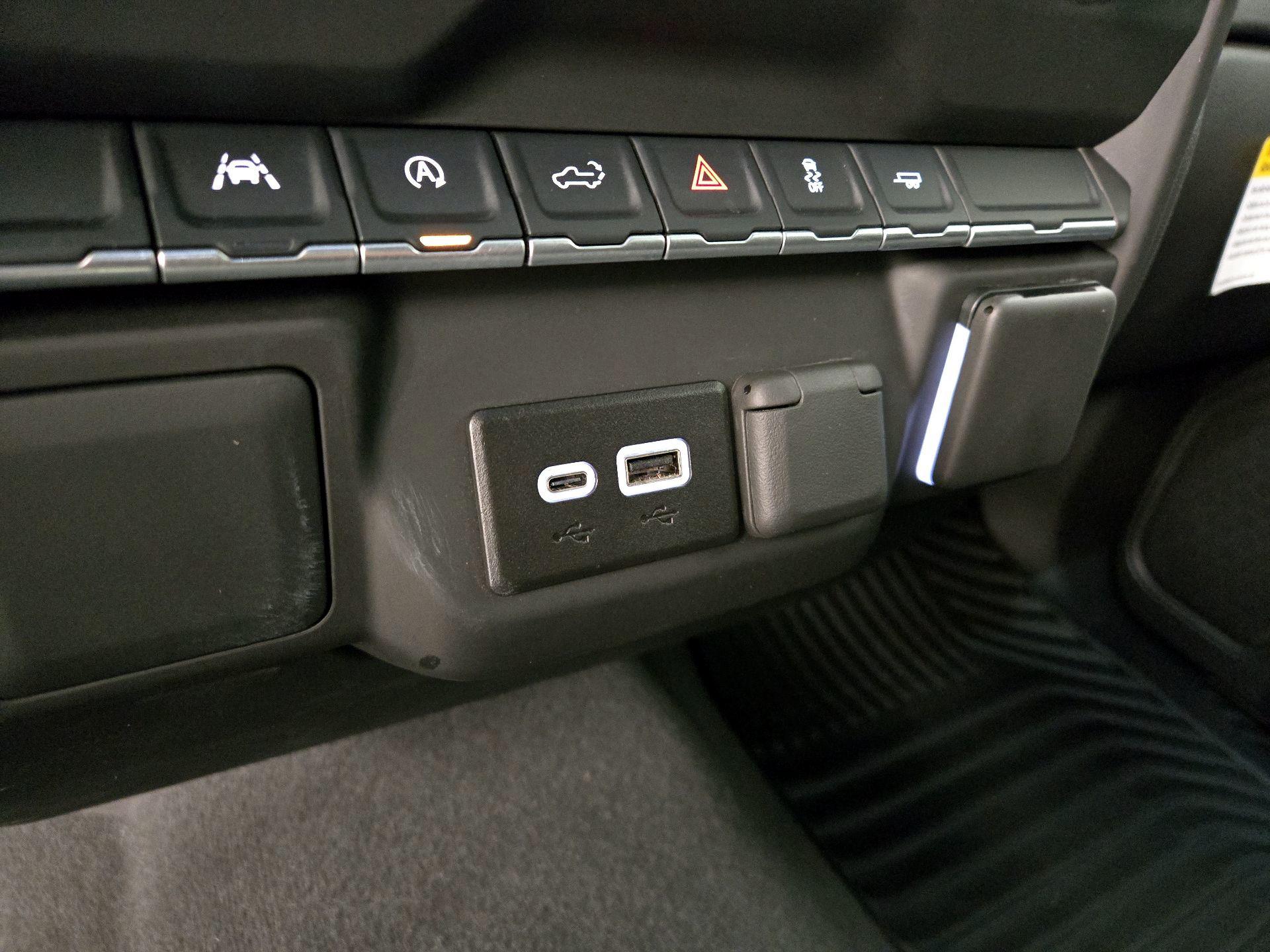 Thumbnail: 2025 Chevrolet Silverado 1500 - 18