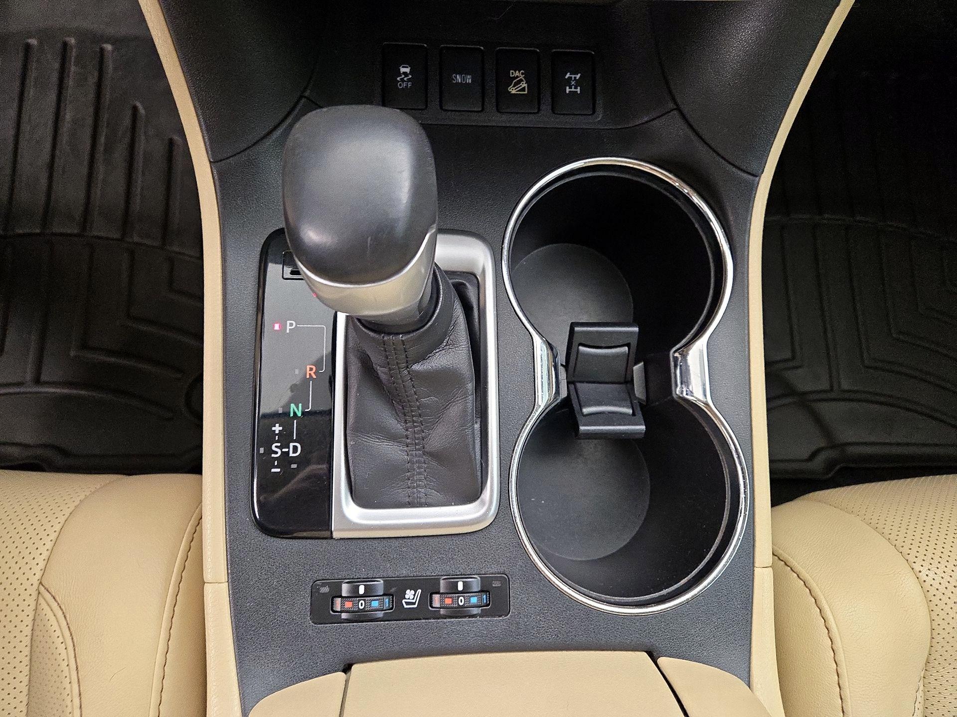 Thumbnail: 2014 Toyota Highlander - 18
