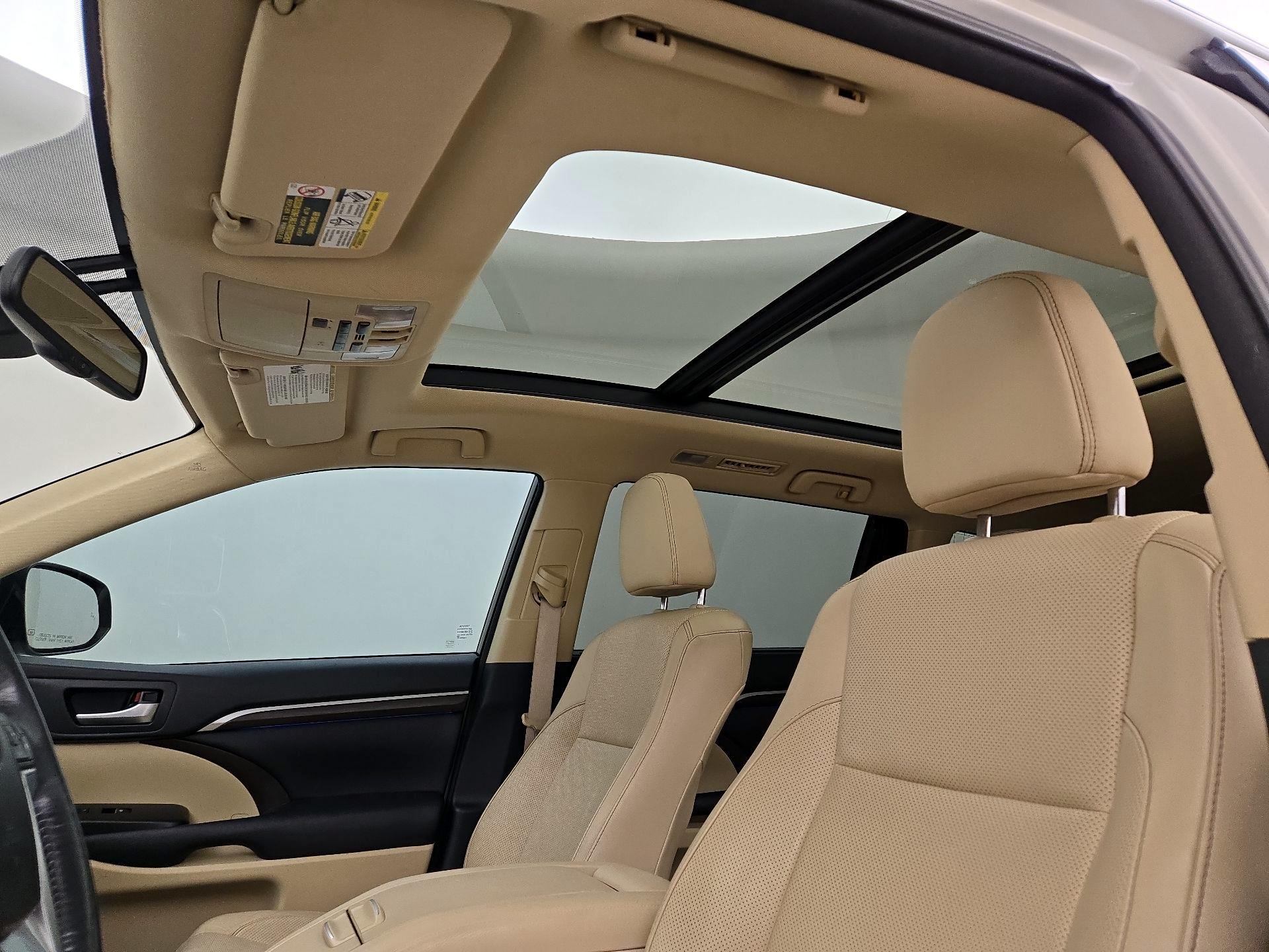 Thumbnail: 2014 Toyota Highlander - 20