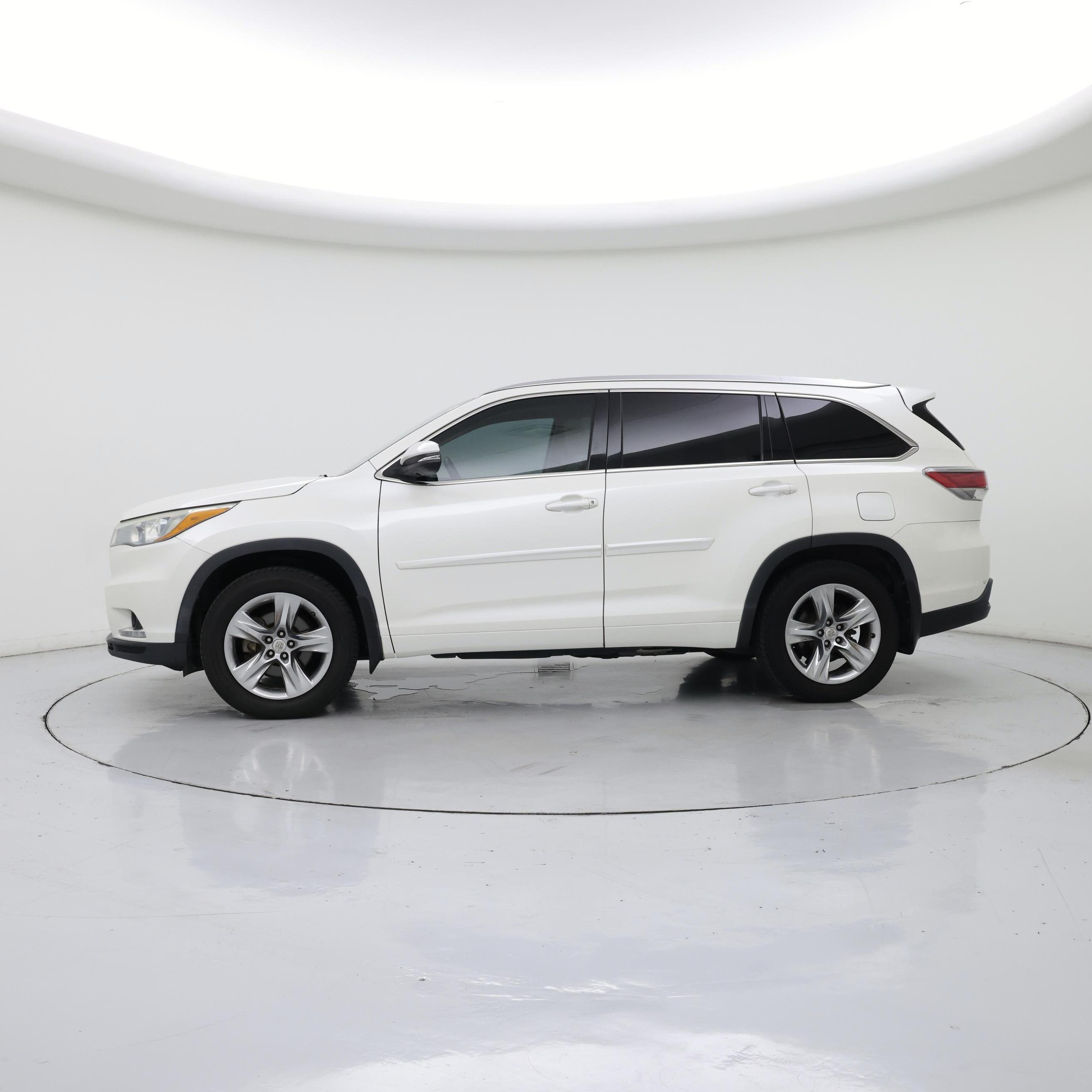 Thumbnail: 2014 Toyota Highlander - 3