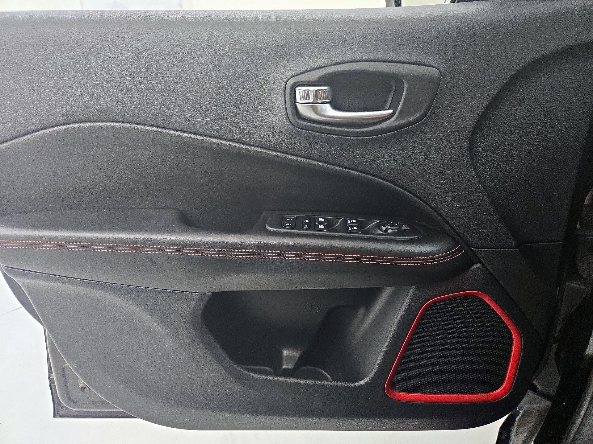 Thumbnail: 2019 Jeep Compass - 12