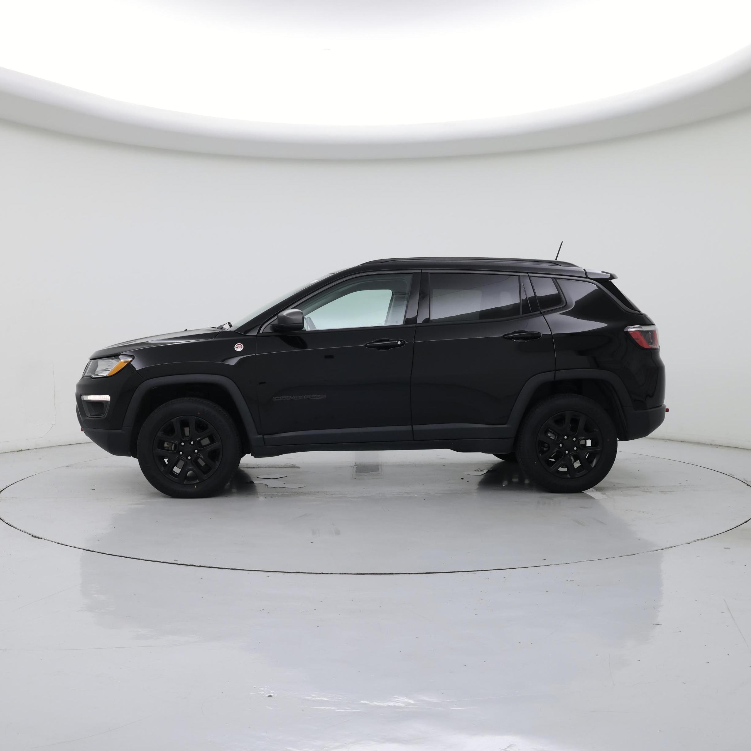 Thumbnail: 2019 Jeep Compass - 3