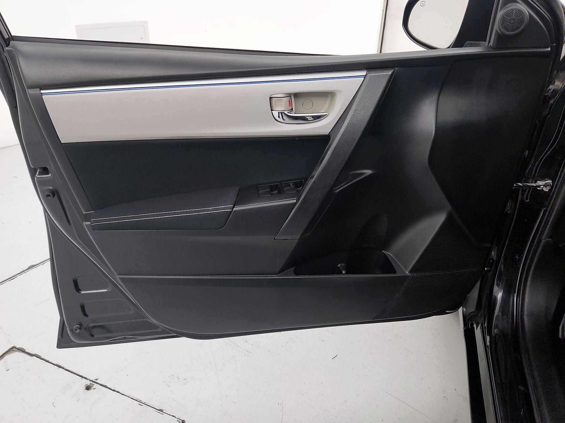 Thumbnail: 2015 Toyota Corolla - 12