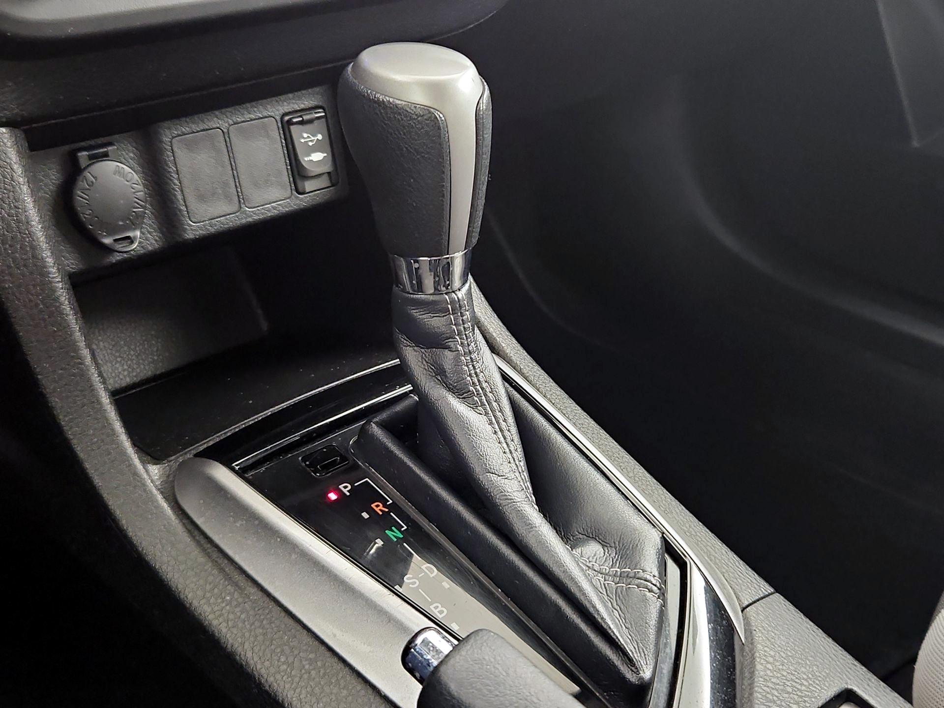 Thumbnail: 2015 Toyota Corolla - 17