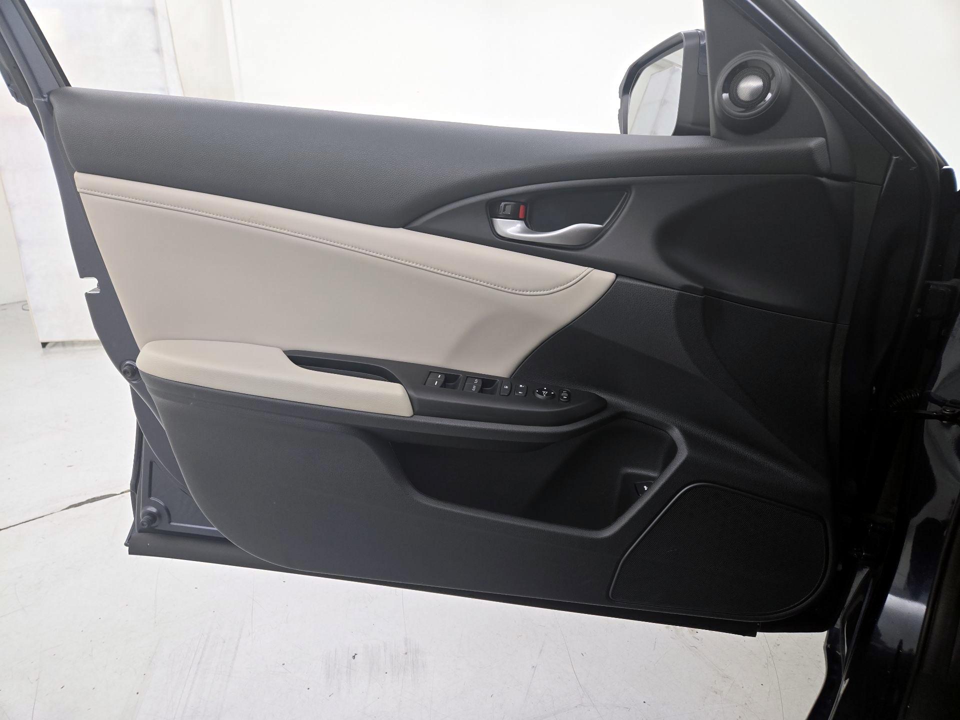 Thumbnail: 2019 Honda Insight - 12