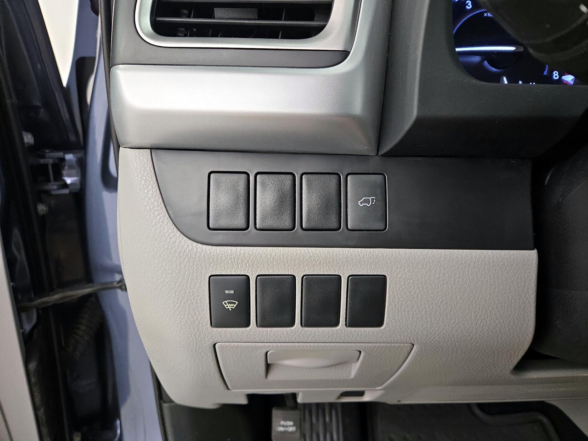 Thumbnail: 2015 Toyota Highlander - 13