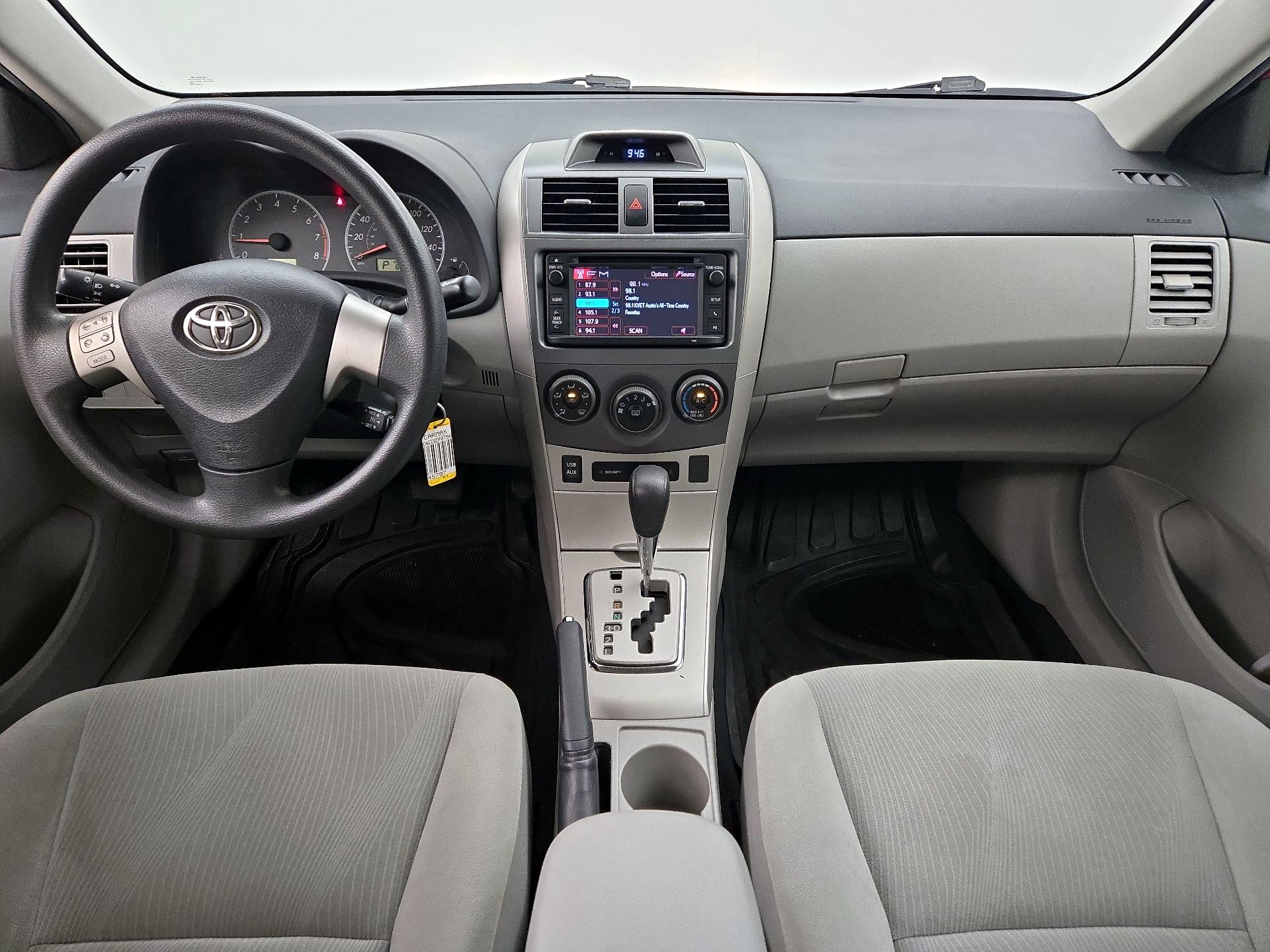 Thumbnail: 2013 Toyota Corolla - 9