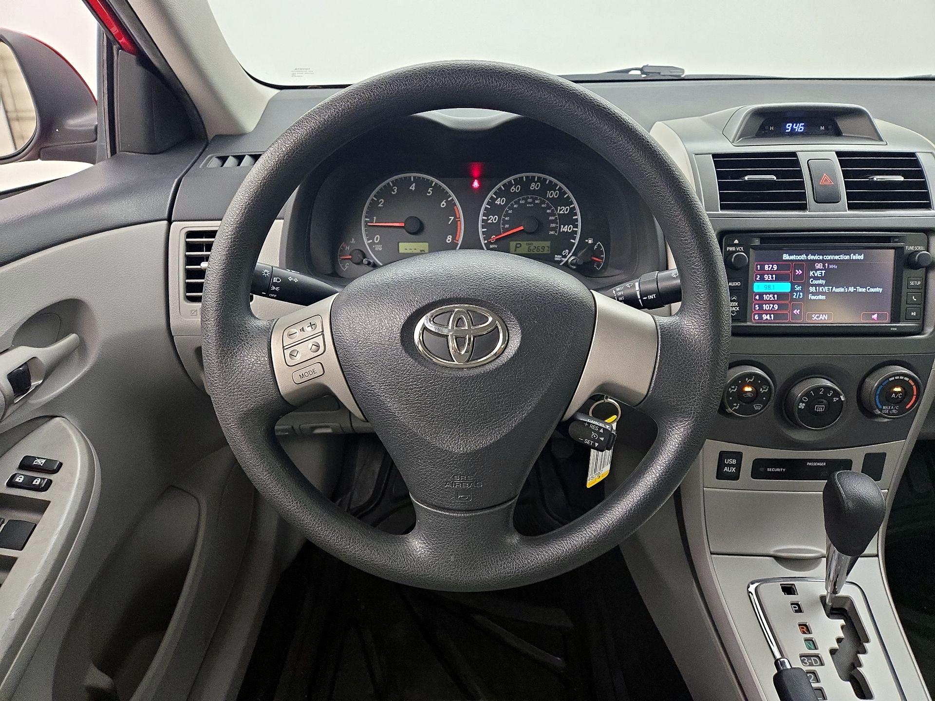 Thumbnail: 2013 Toyota Corolla - 10