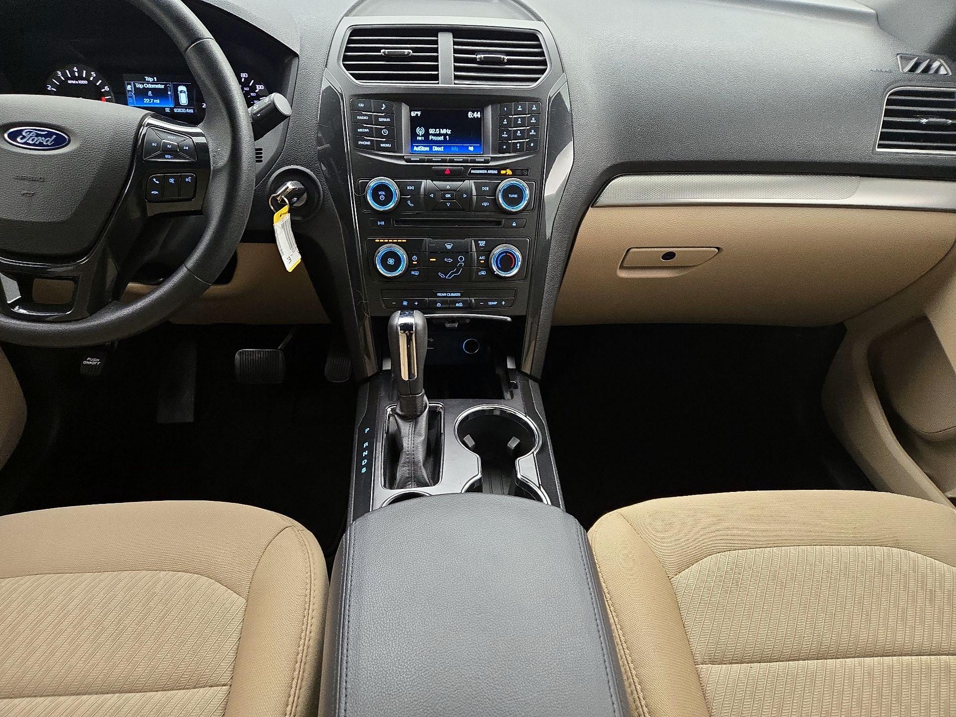 Thumbnail: 2017 Ford Explorer - 9