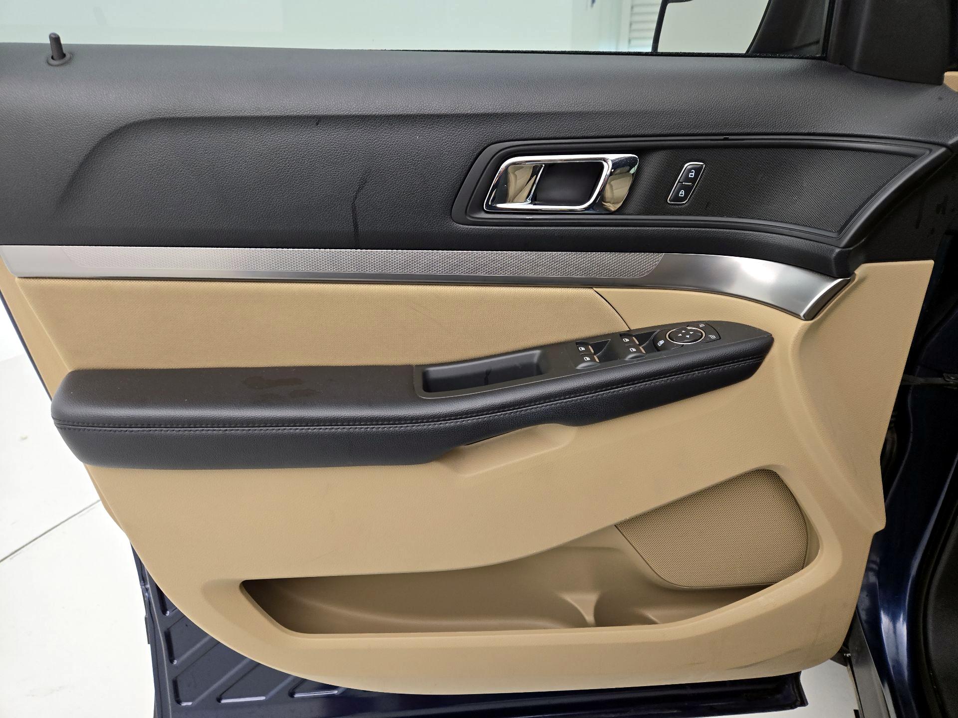 Thumbnail: 2017 Ford Explorer - 12