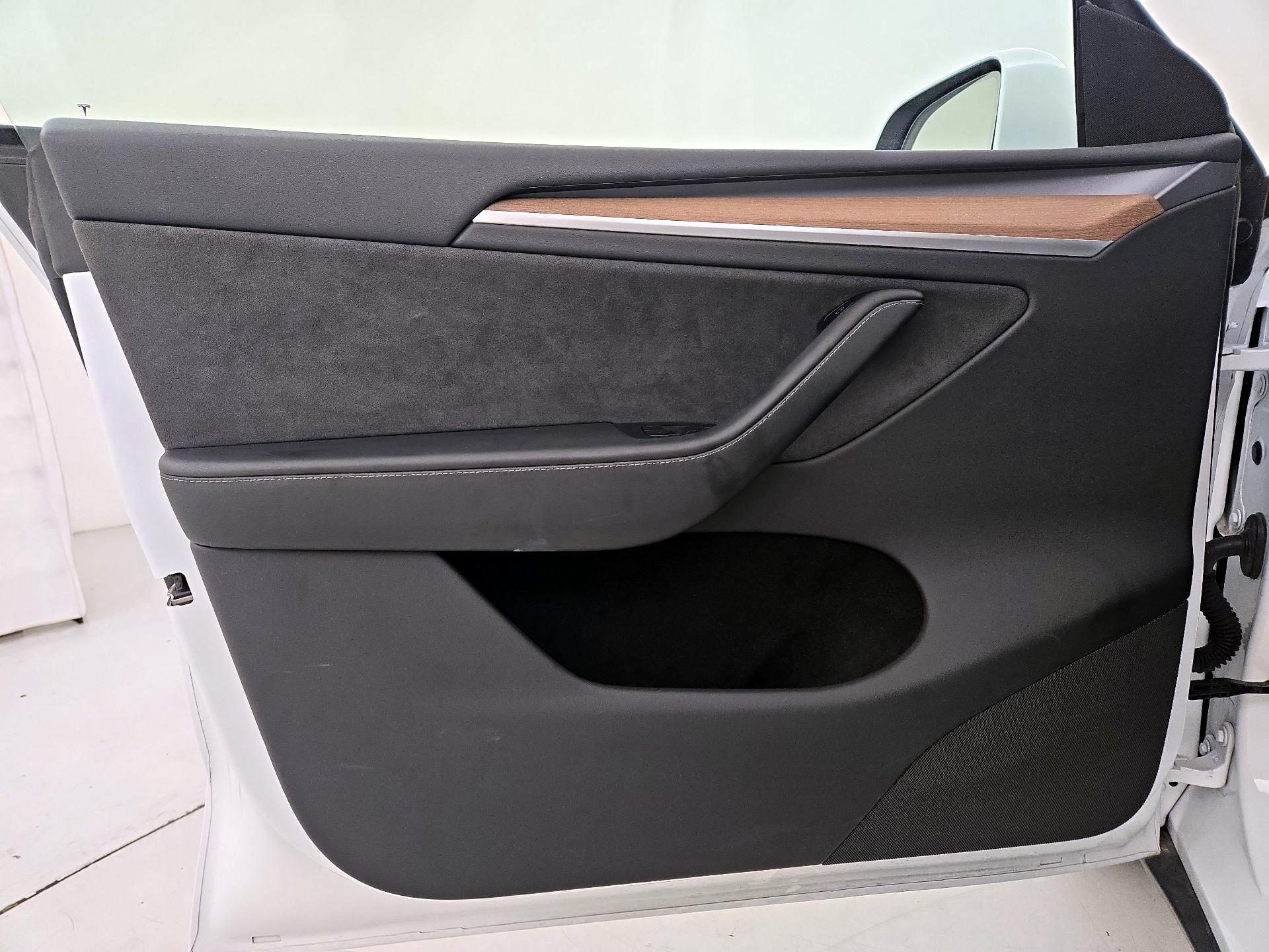 Thumbnail: 2023 Tesla Model Y - 12