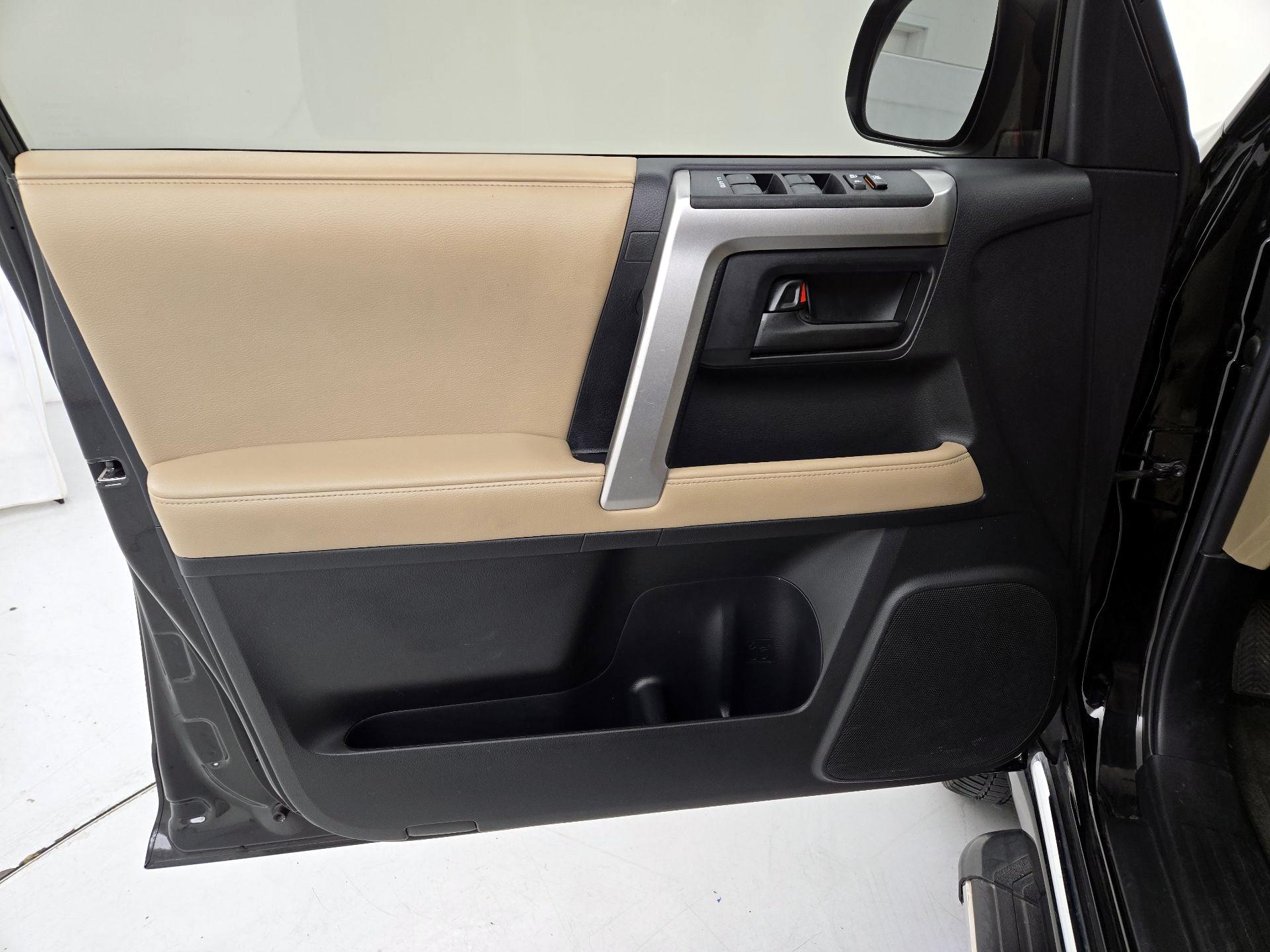 Thumbnail: 2013 Toyota 4Runner - 12