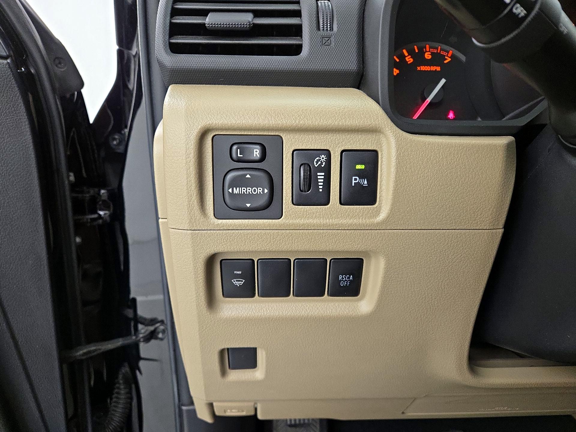 Thumbnail: 2013 Toyota 4Runner - 13